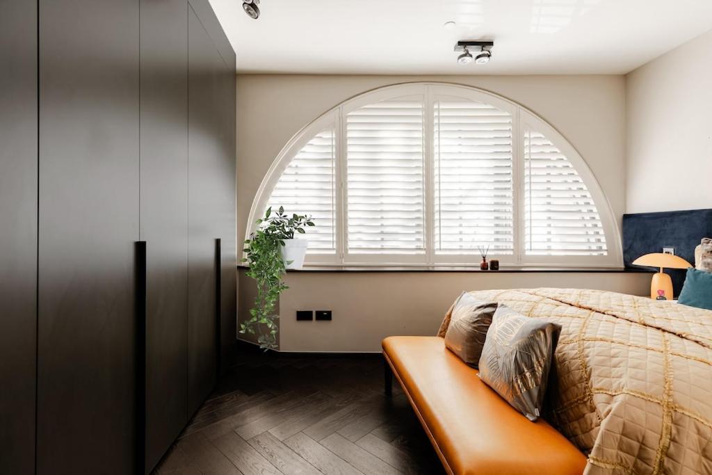 Wish Granted! Superb Design Off Covent Garden London