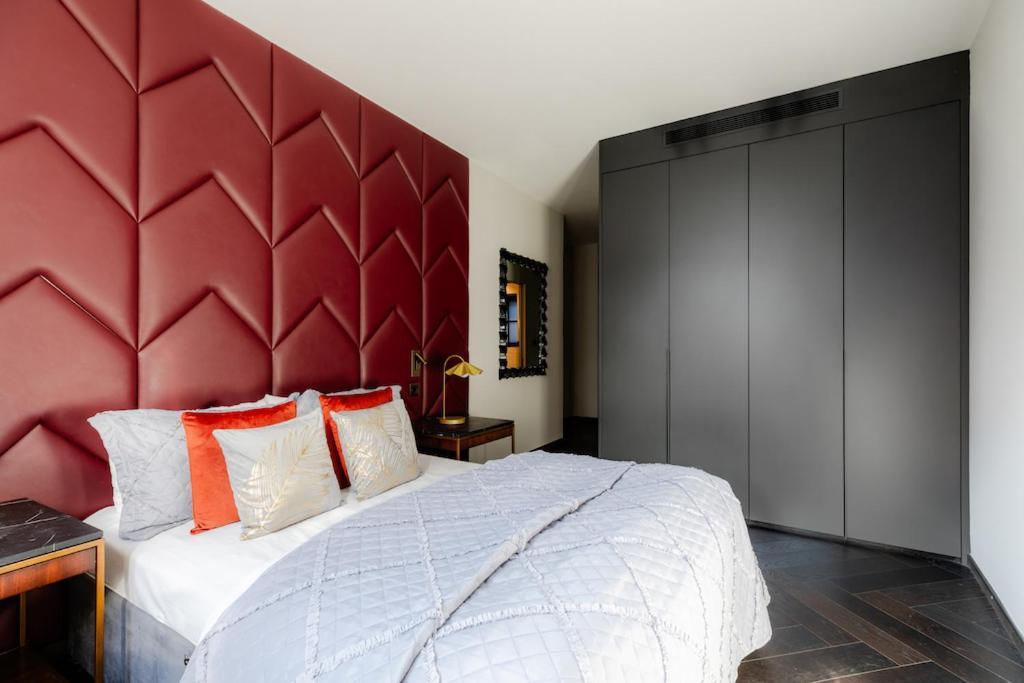 Wish Granted! Superb Design Off Covent Garden * London