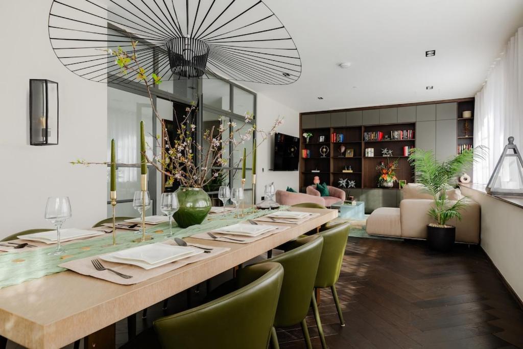 Wish Granted! Superb Design Off Covent Garden London