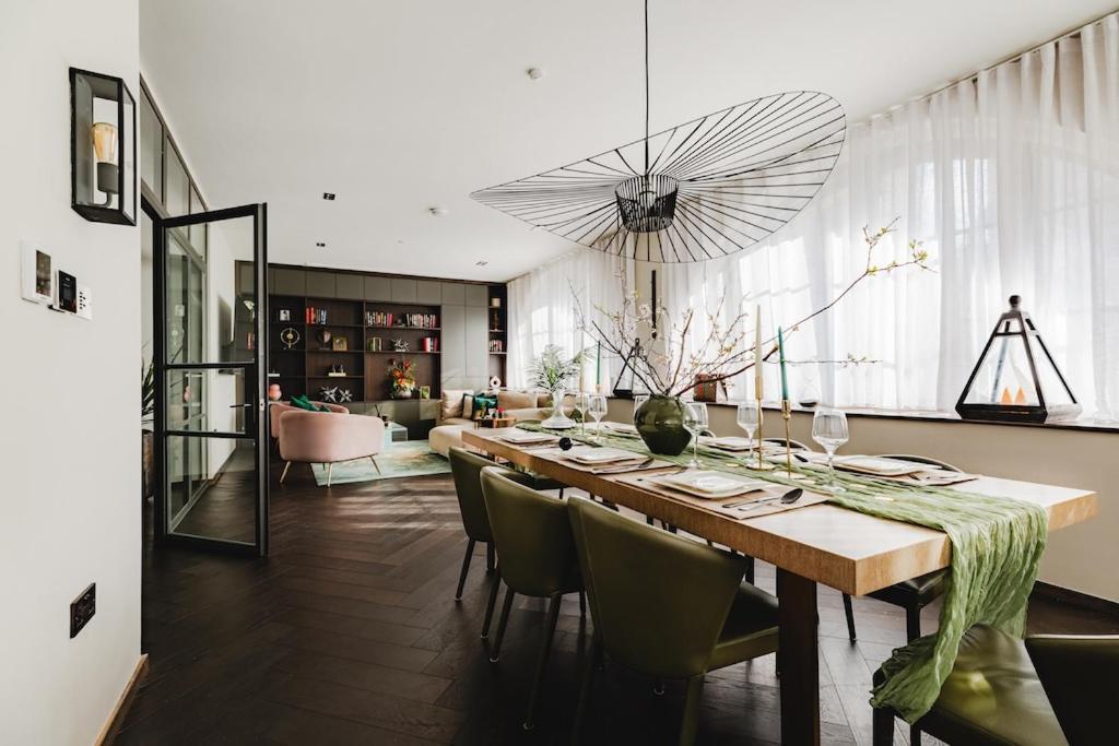 Wish Granted! Superb Design Off Covent Garden Apartment London