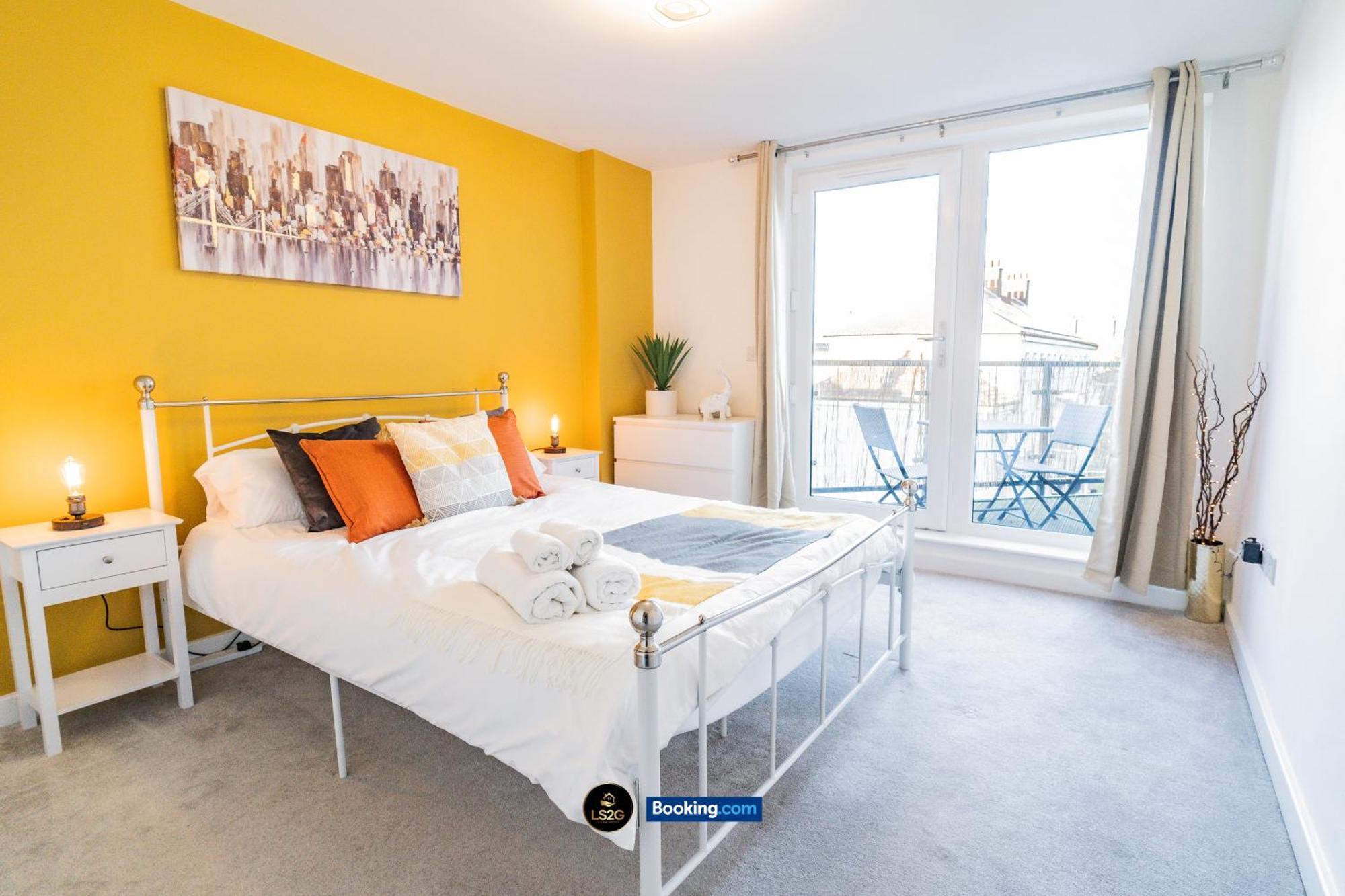 Apartamento Spacious 2 Bedroom By Ls2g Short Lets & Serviced Greater With Free Wifi *
