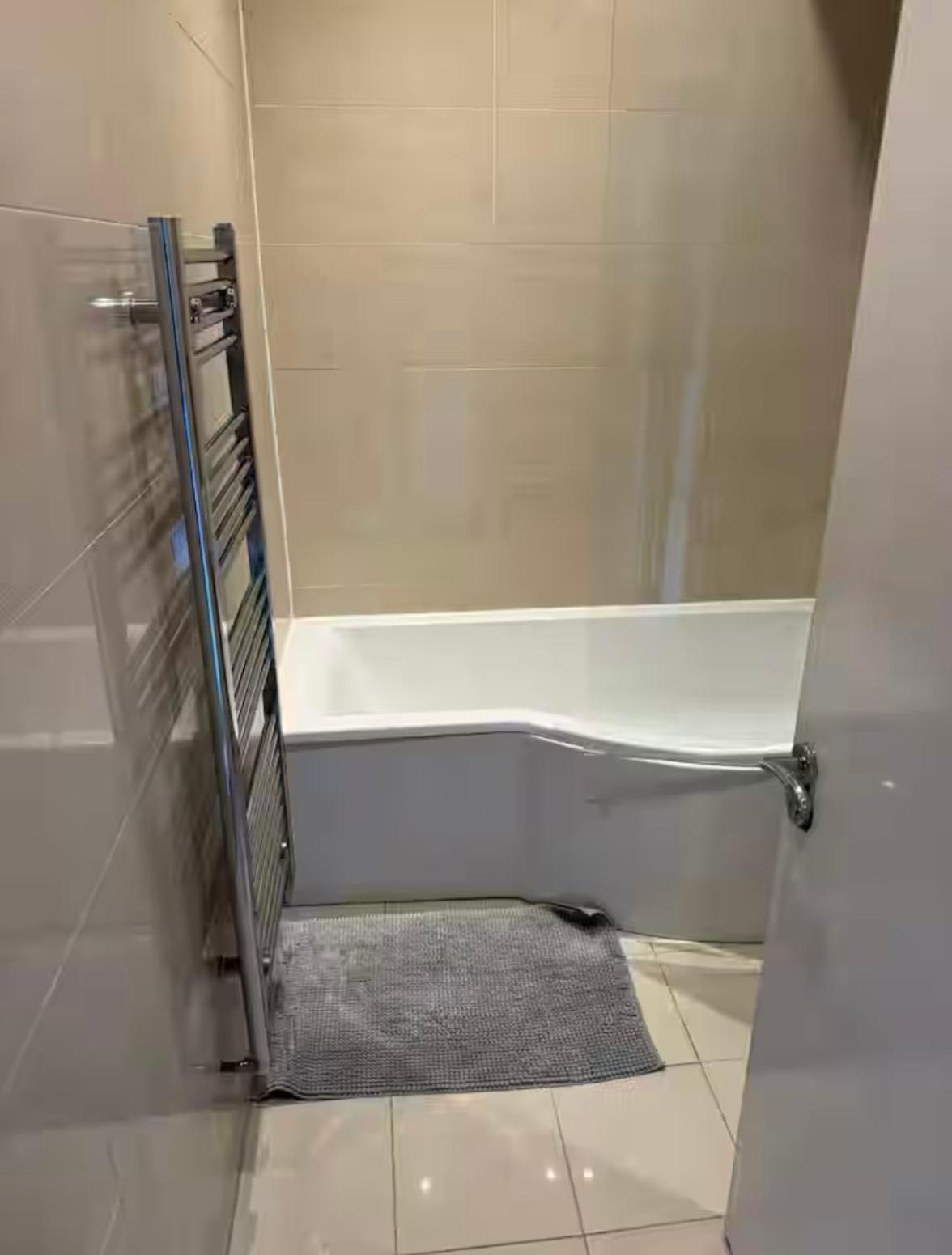 Lovely And Cosy Flat In Richmond Apartment *