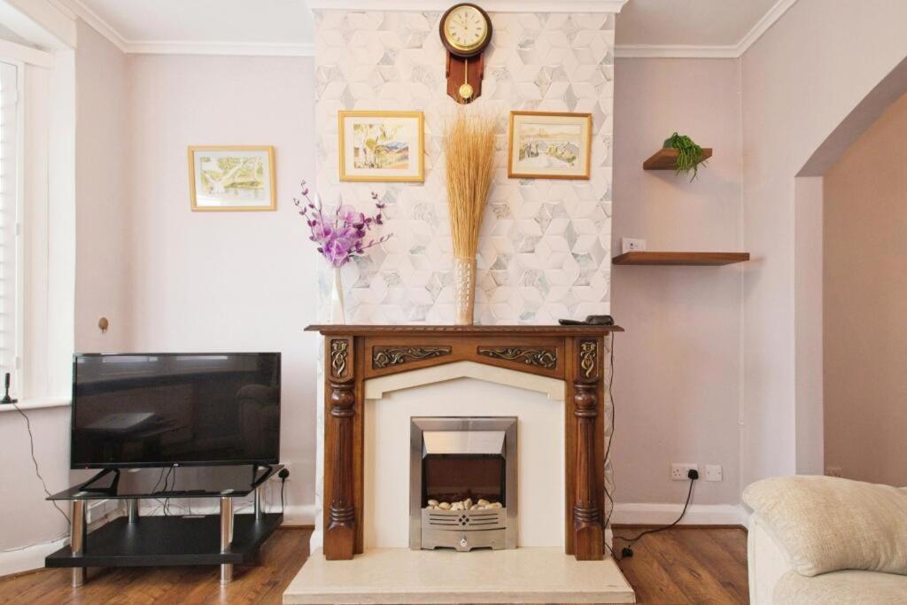 Eejs Charming 3 Bed - With Large Garden