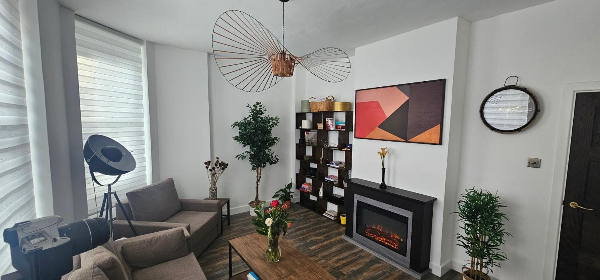 Bridge Stunning 2 Bedroom *