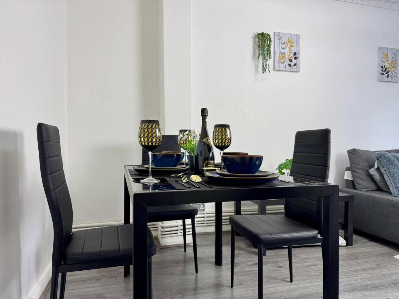 Luxury Flat By Tower Bridge, - 2 Bedrooms, Free Parking Londen