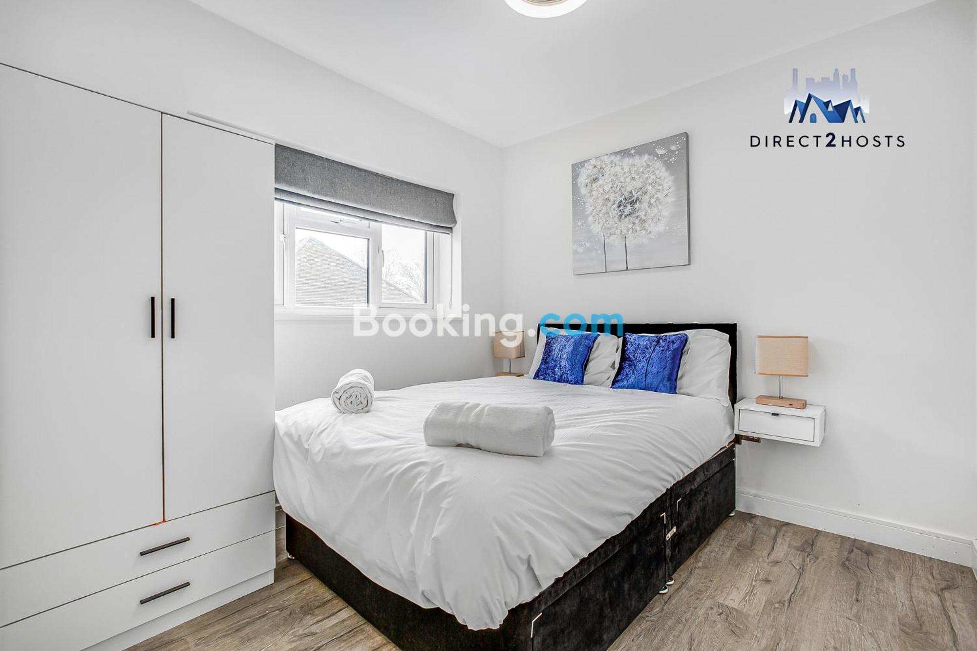 Exclusive Deals ! Last-minute ! Modern And Stylish Two Bedroom By Direct2hosts With Great Location! W3 7lu, United Kingdom ! By Nancy Short Lets & Serviced Accommodation! Londres
