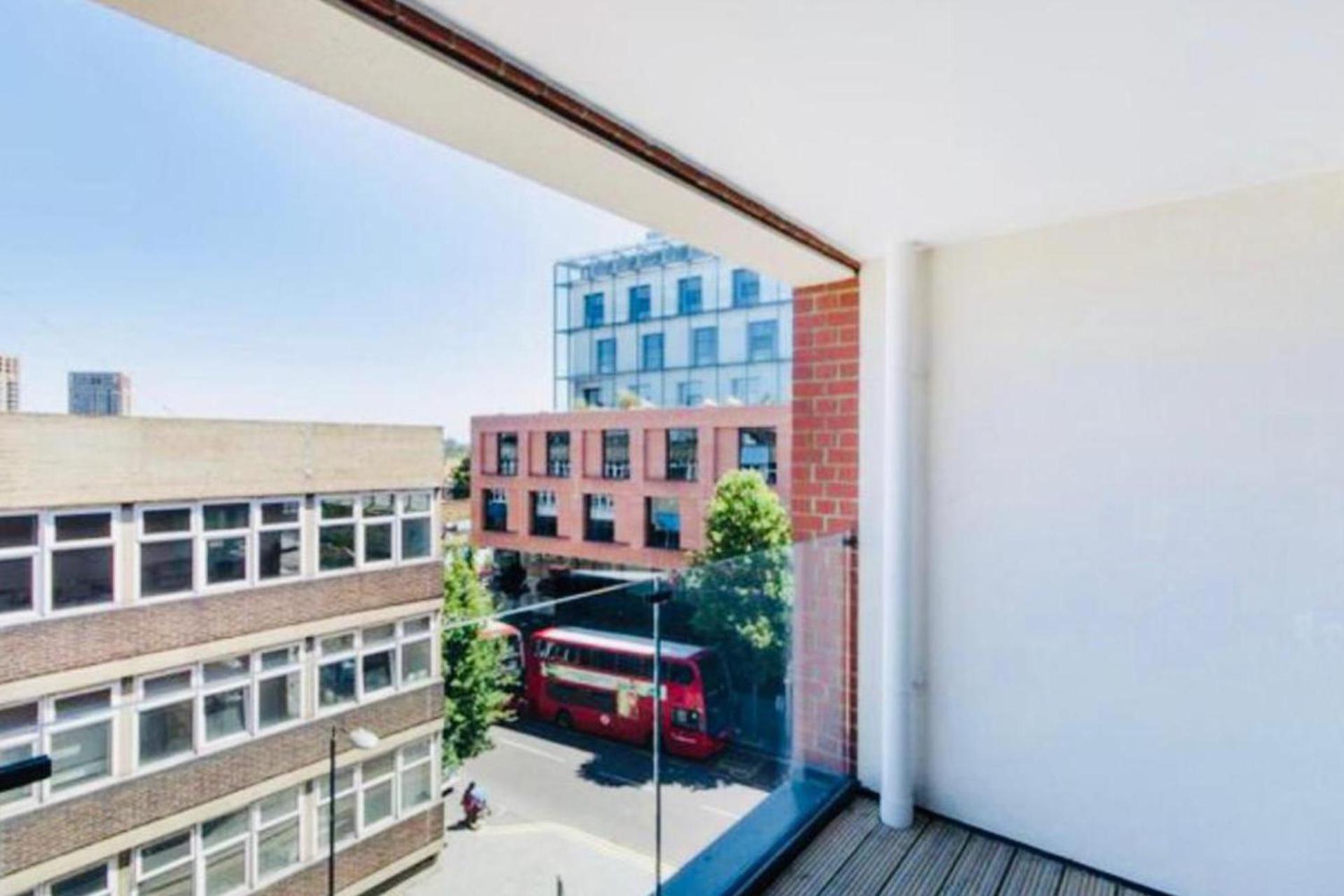 Impeccable 1-bed In Appartement