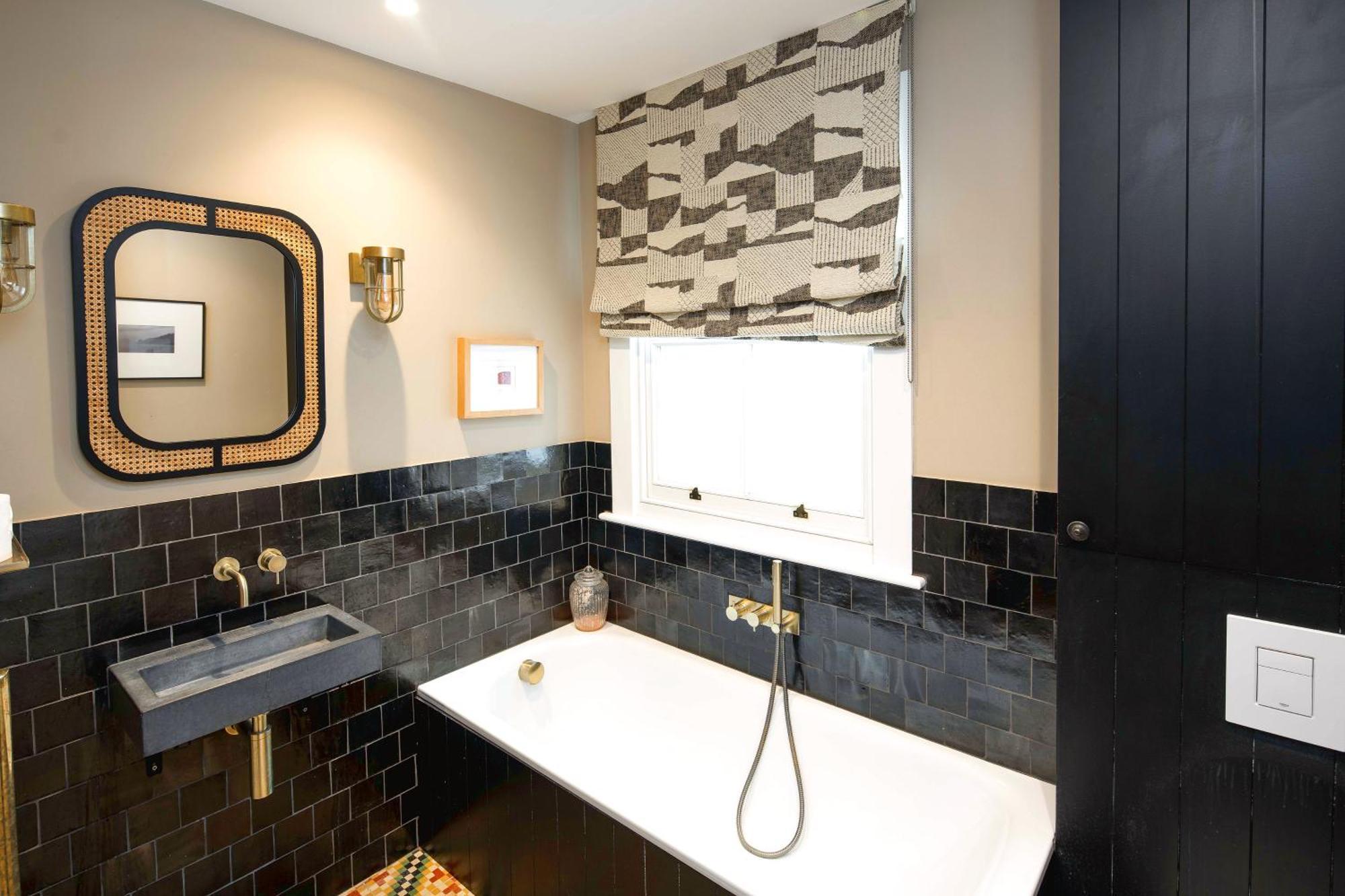 Stylish 4-bedroom Near Notting Hill Hébergement de vacances Londres