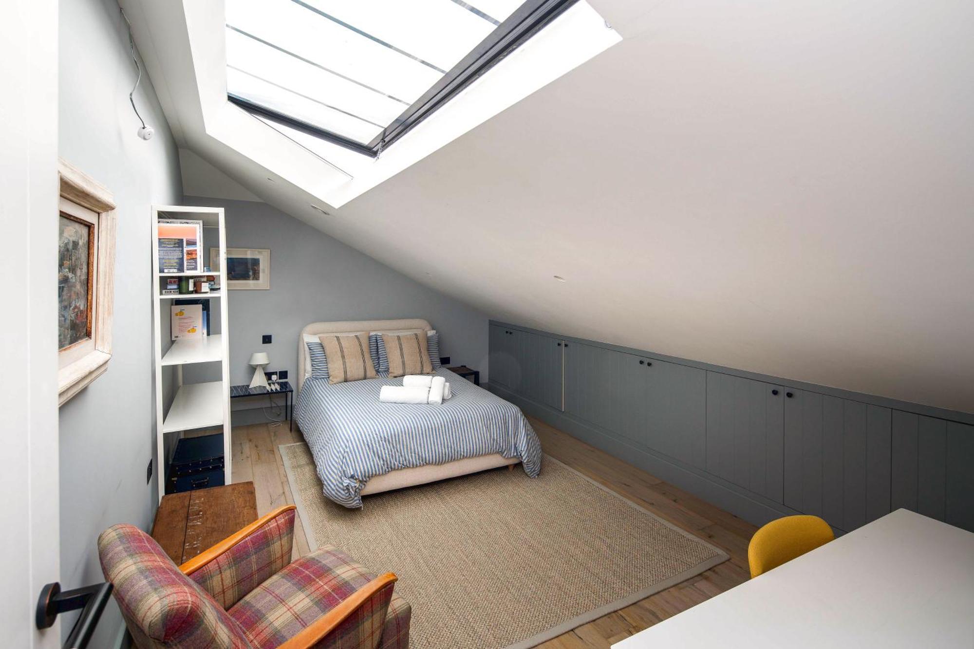Stylish 4-bedroom Near Notting Hill
