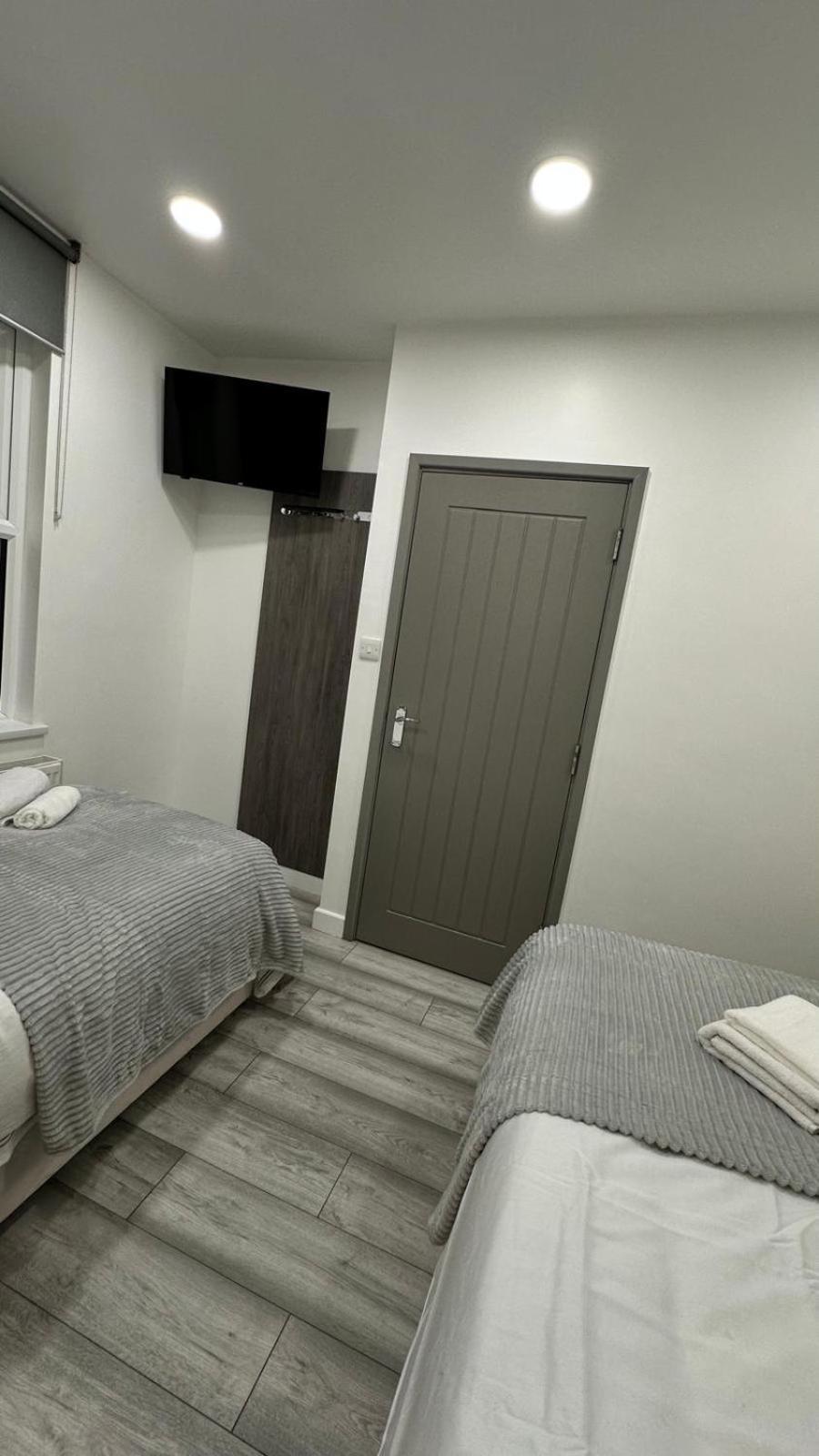 Fully Furbished Entire Flat 3 Appartement