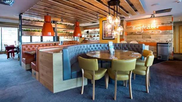 Cozy En-suite Stay, Steps From Elizabeth Line Apartamento