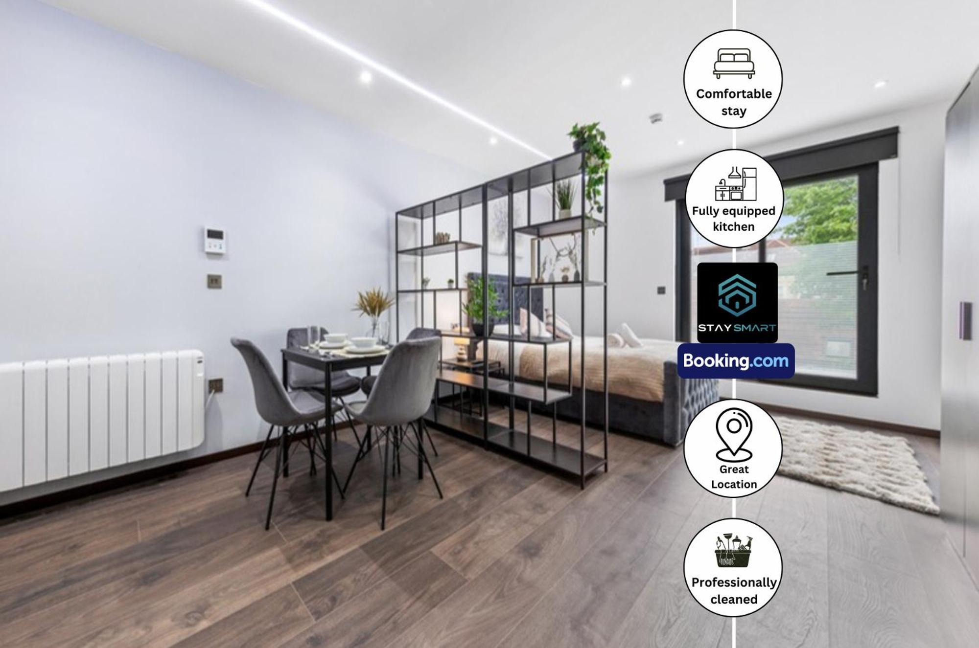 Stylish By Smart Short Lets & Serviced Woodstock With Free Wifi * Londres