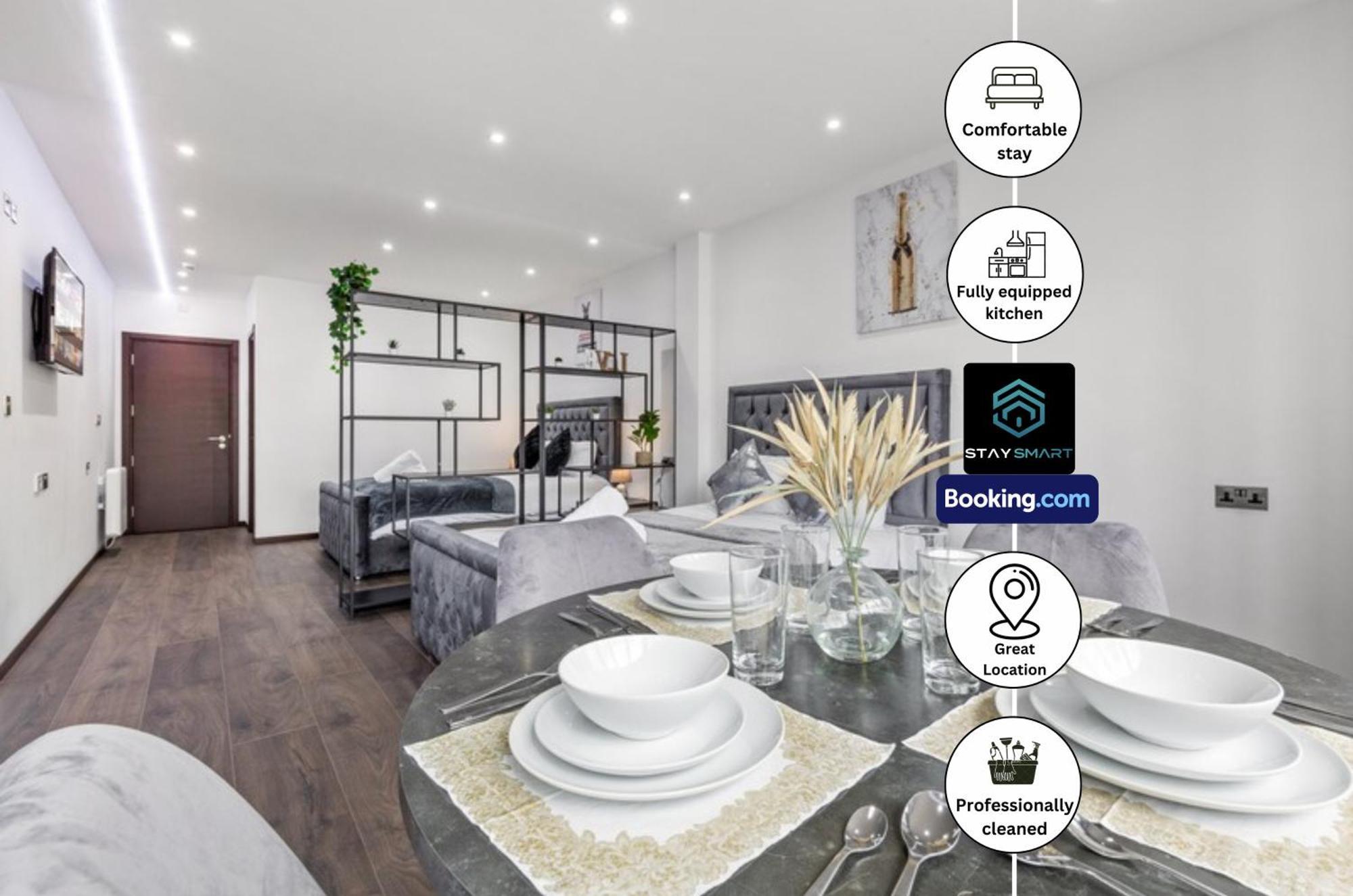 Stylish By Smart Short Lets & Serviced Woodstock With Free Wifi Appartement Londres
