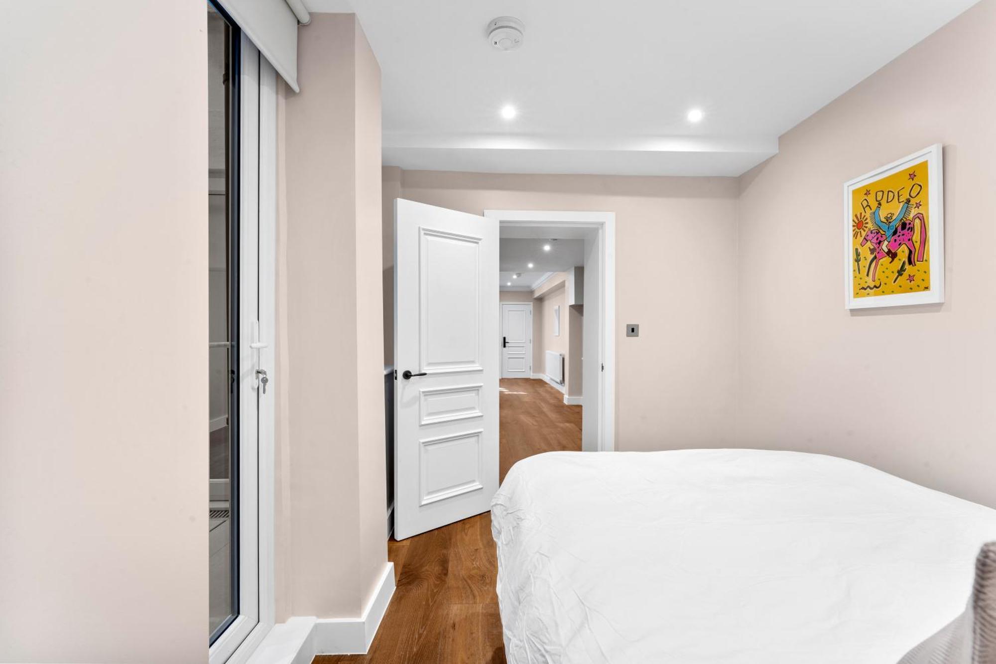 Grove Heights Notting Hill Apartment