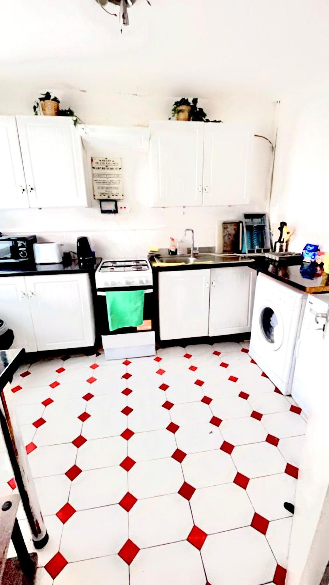 Cozy In 1 Stop To Liverpool Street Habitación en casa particular *