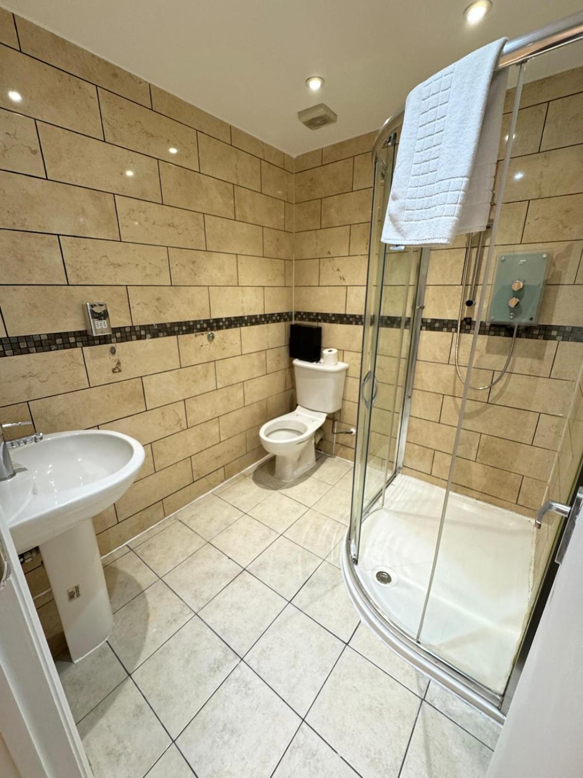 One Bedroom Flat 2nd Floor Victoria Appartement *