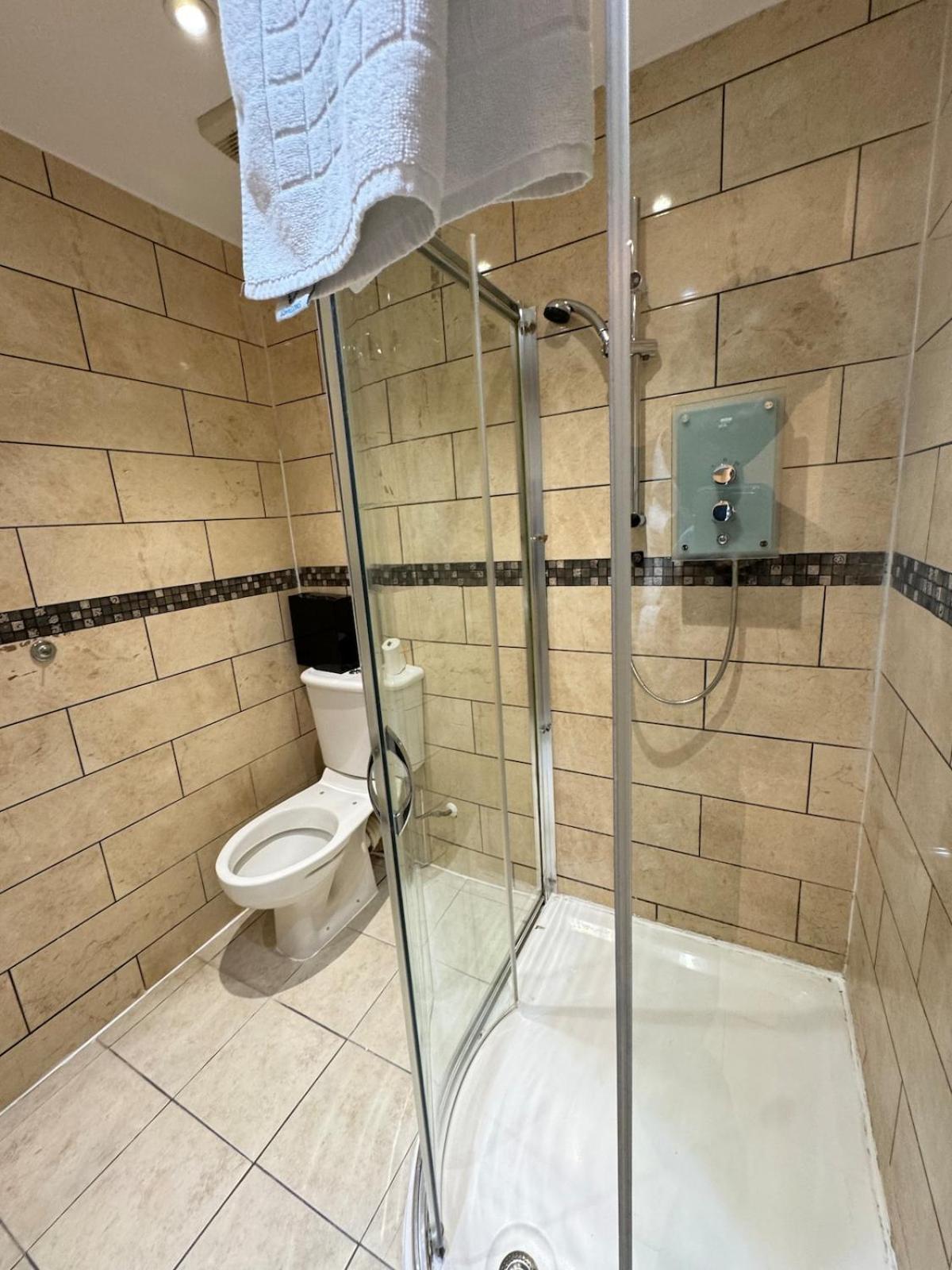 One Bedroom Flat 2nd Floor Victoria * Londres
