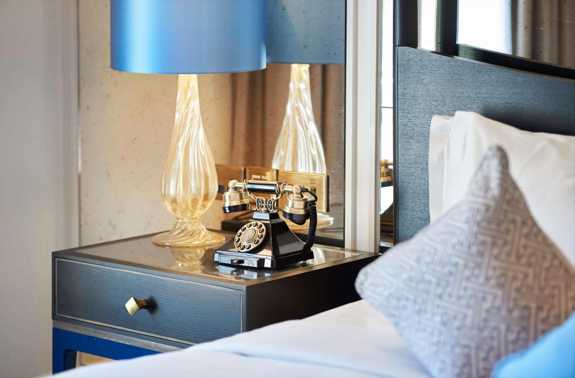 The Waldorf Hilton 4*
