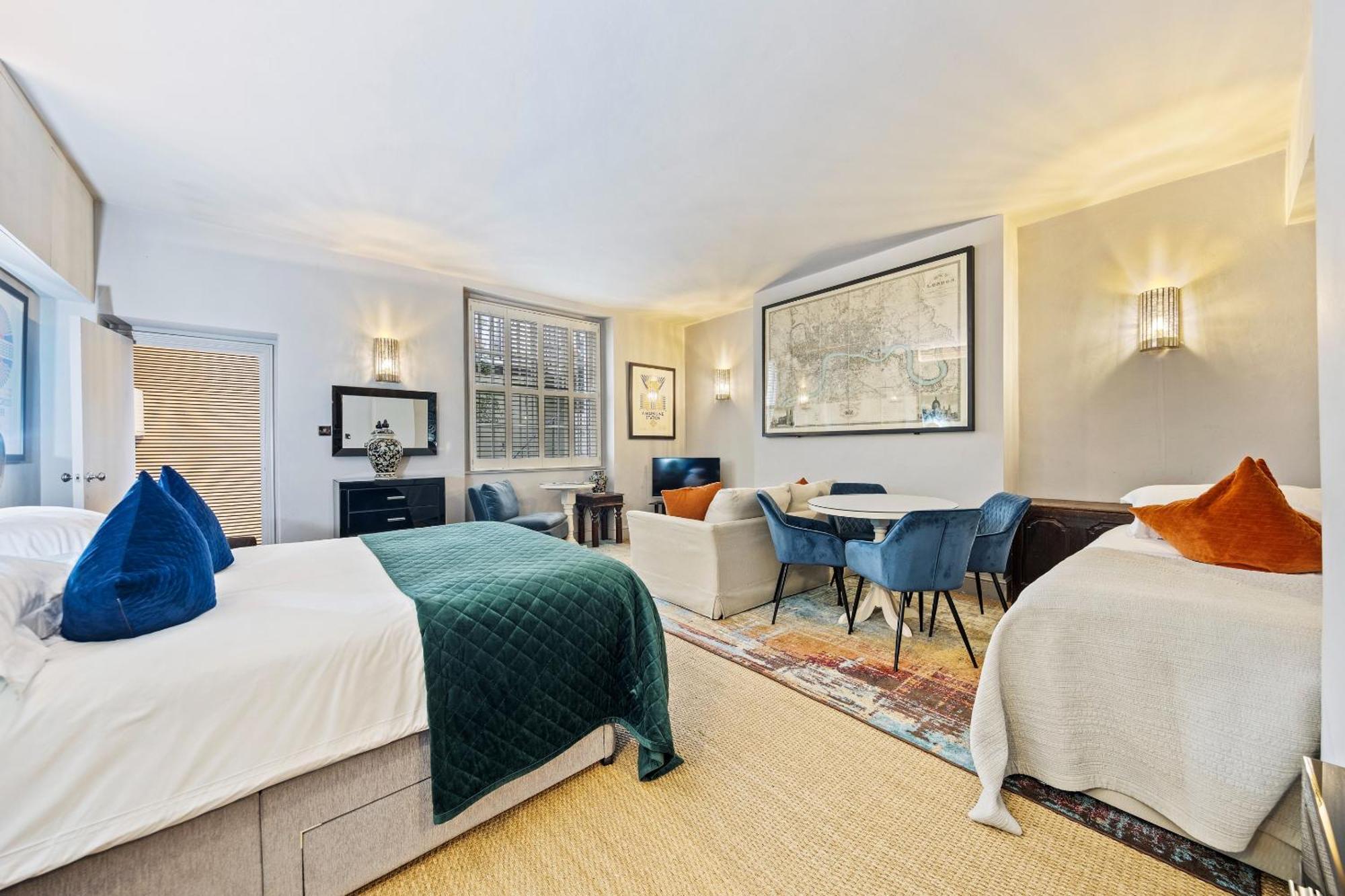 Vancouver And Hotel 3*