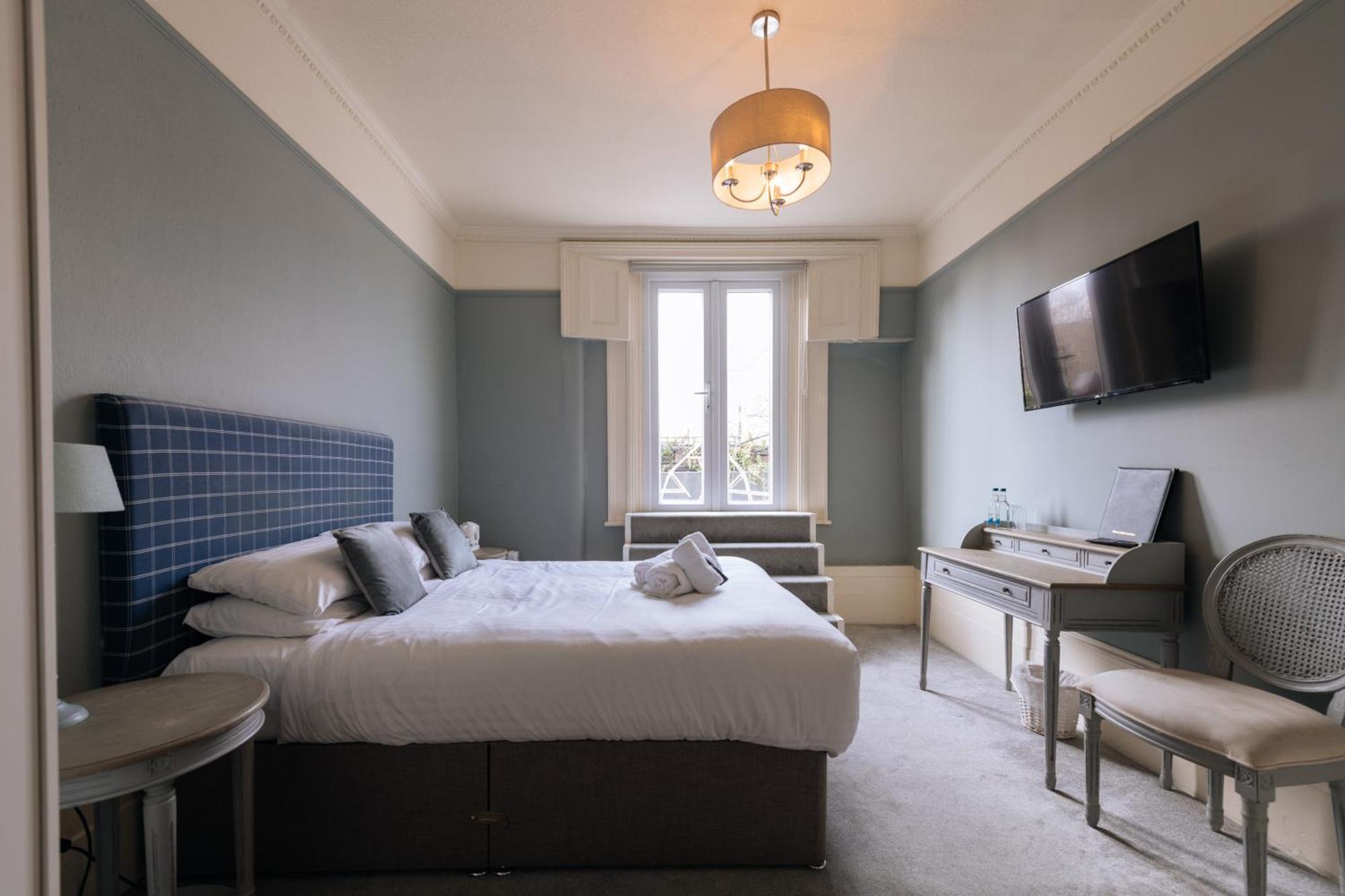 The Crown Pub & 4* Londres