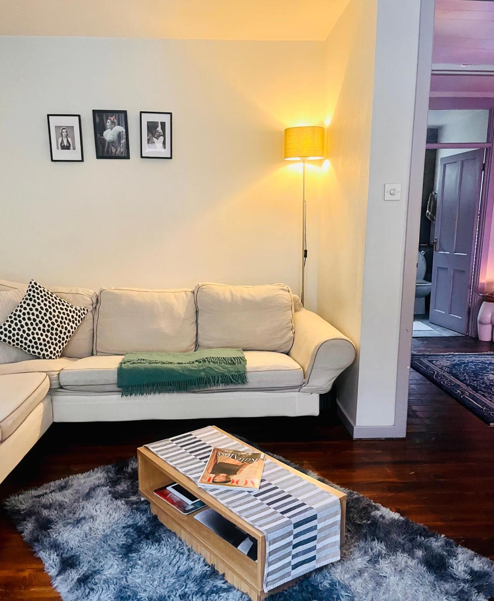 Heartwarming And Vibrant Private In Unit