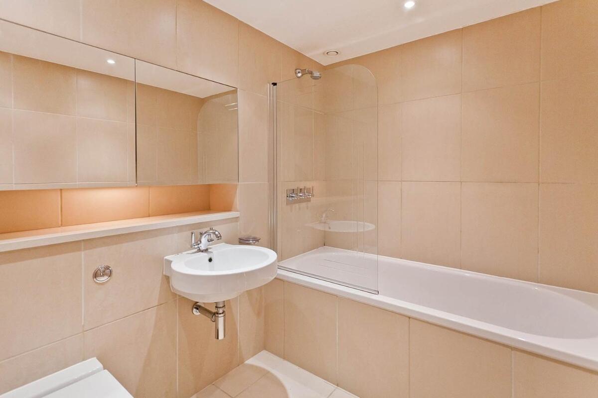 Estatesmen Chelsea Bridge Flat Londres