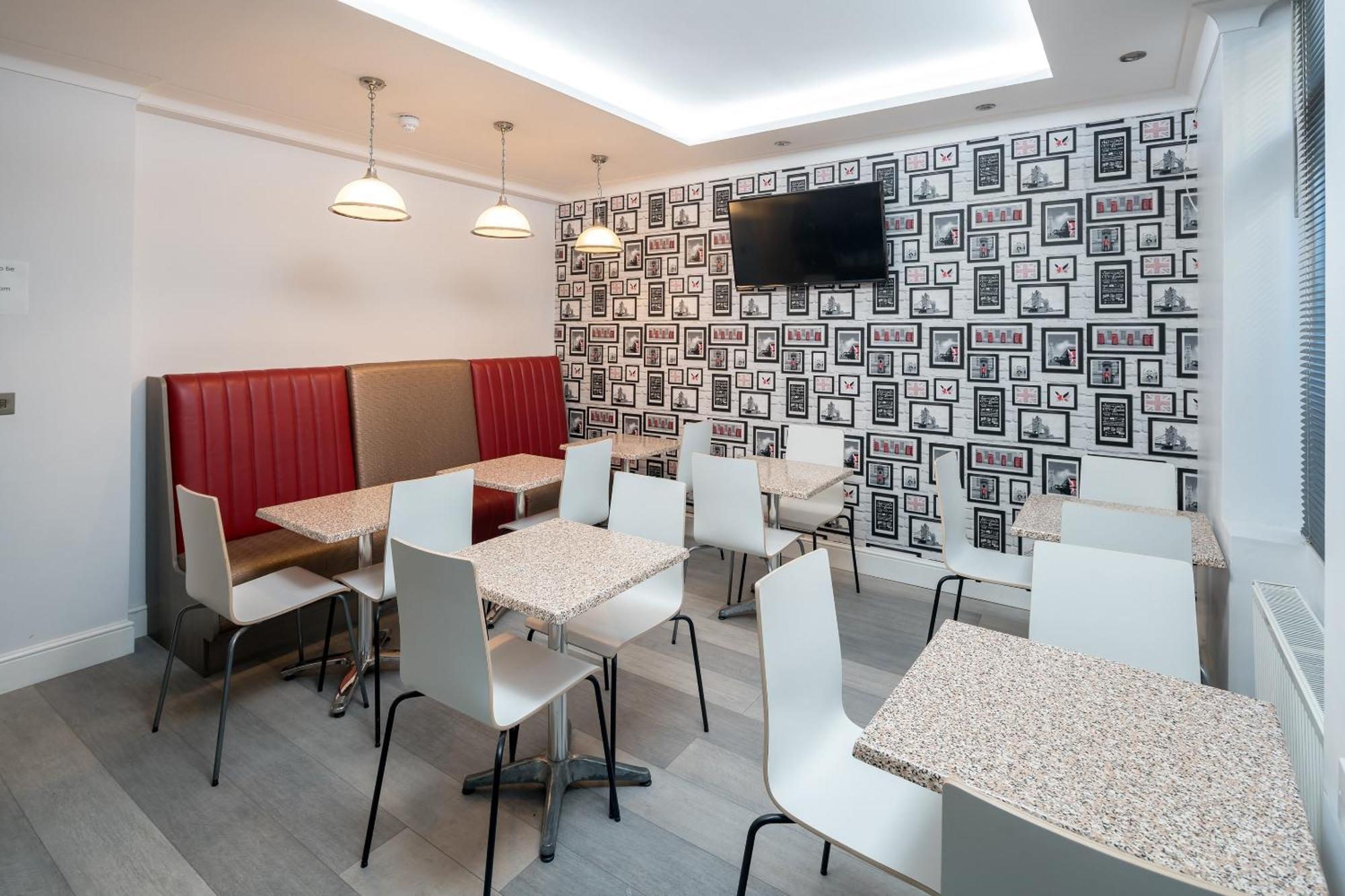 Oyo Bakers Victoria Hotel 3*