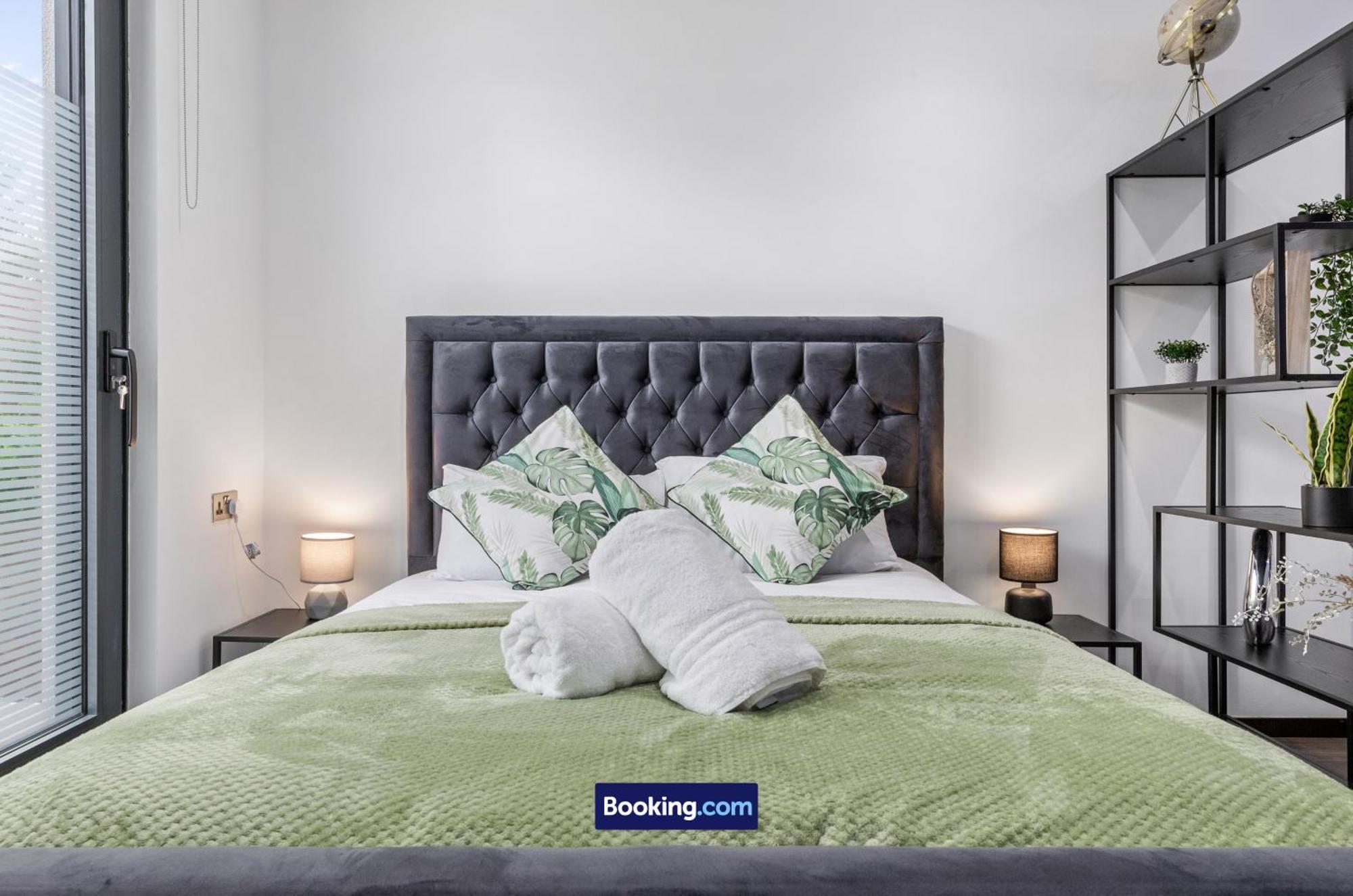 Stylish By Smart Short Lets & Serviced Woodstock With Free Wifi Londres