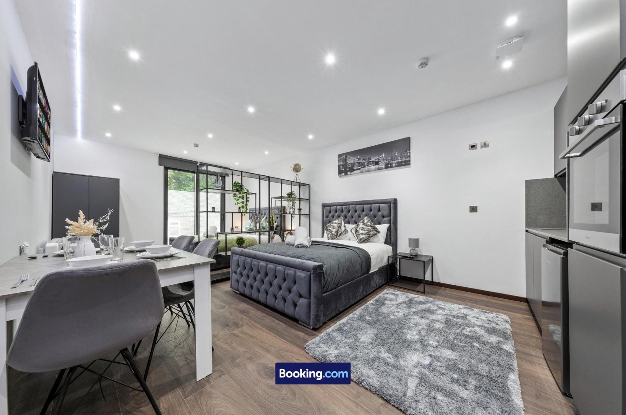 Stylish By Smart Short Lets & Serviced Woodstock With Free Wifi Appartement Londres