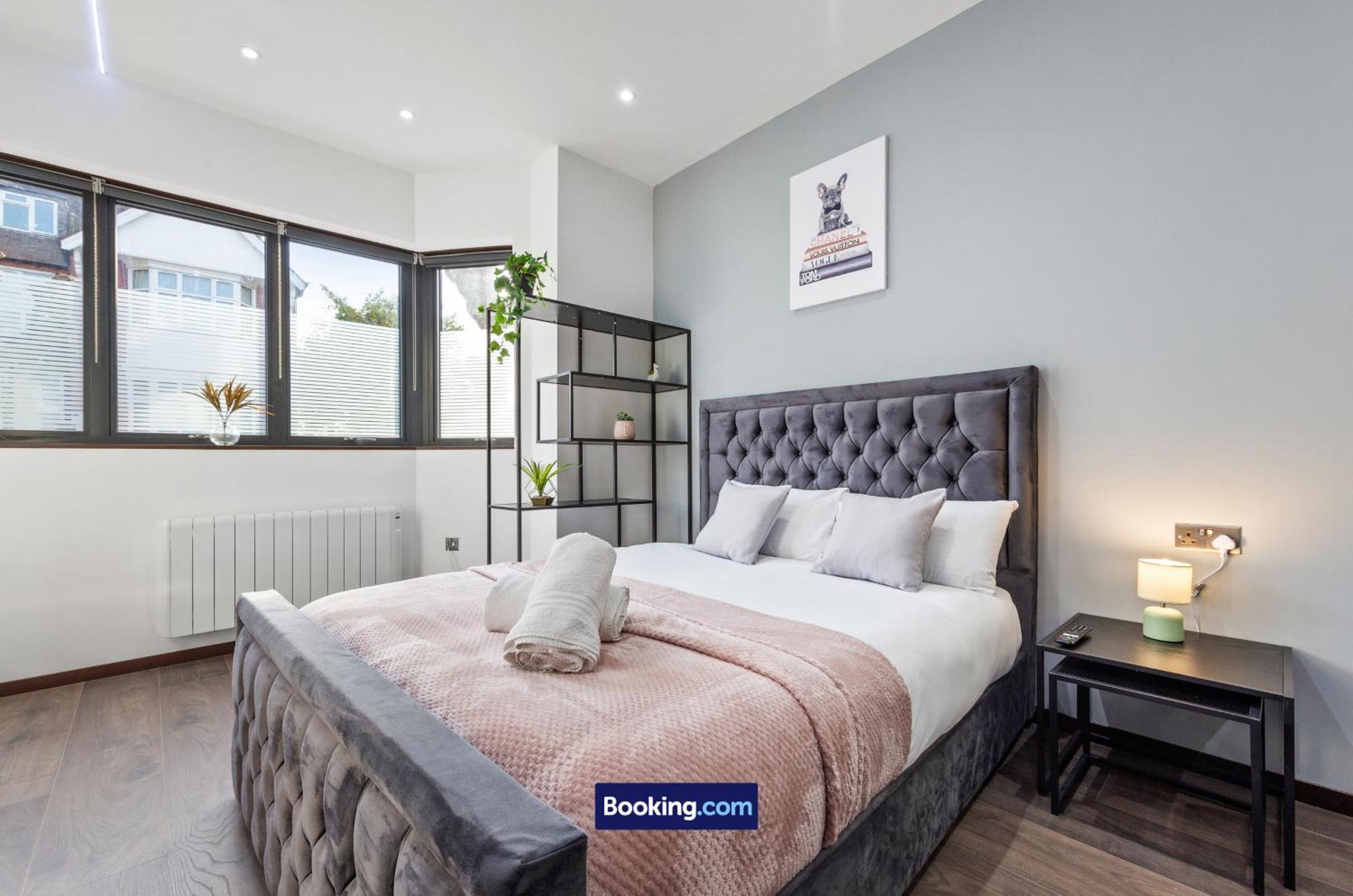 Stylish By Smart Short Lets & Serviced Woodstock With Free Wifi Londres