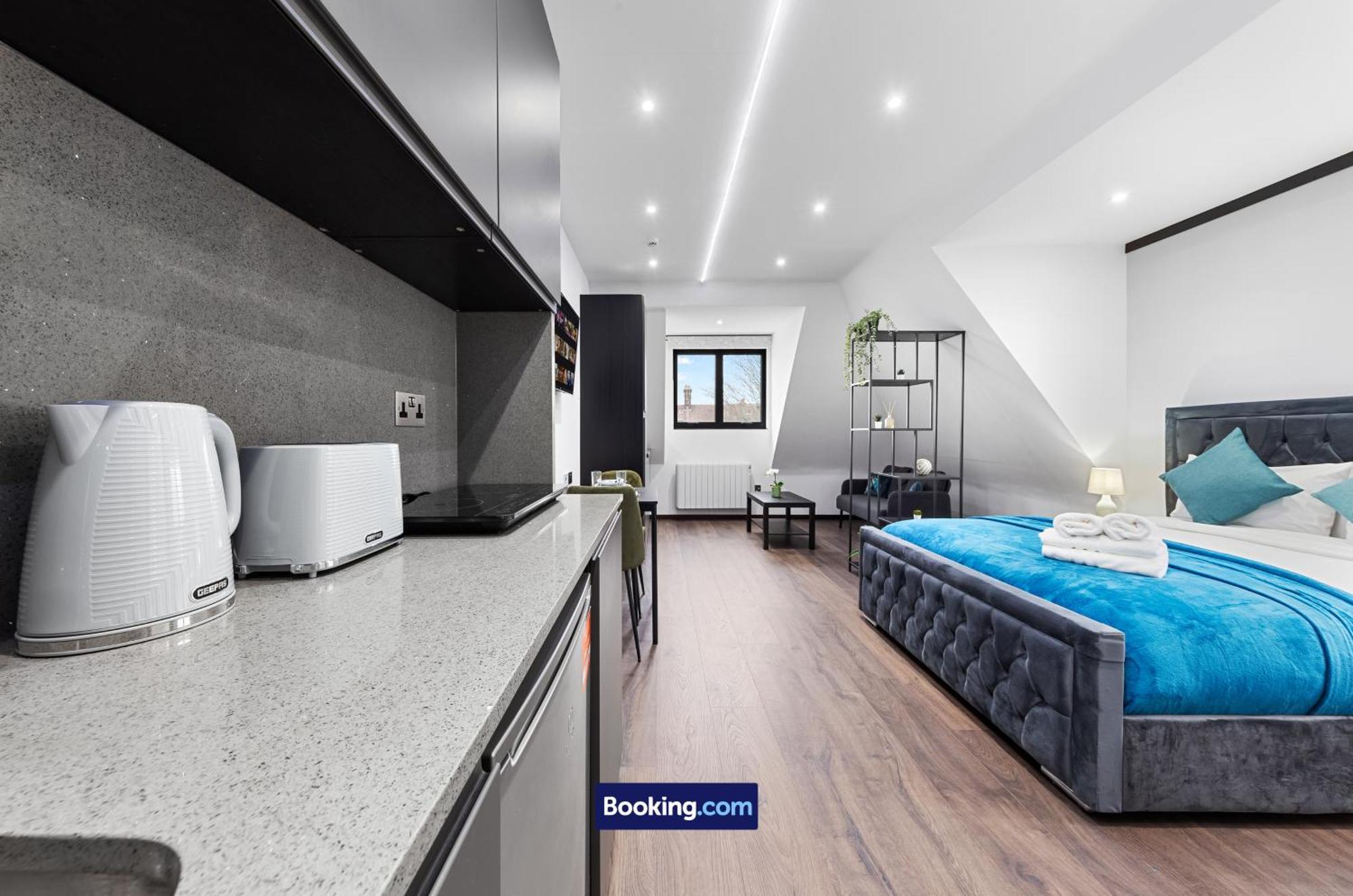 Stylish By Smart Short Lets & Serviced Woodstock With Free Wifi Appartement *