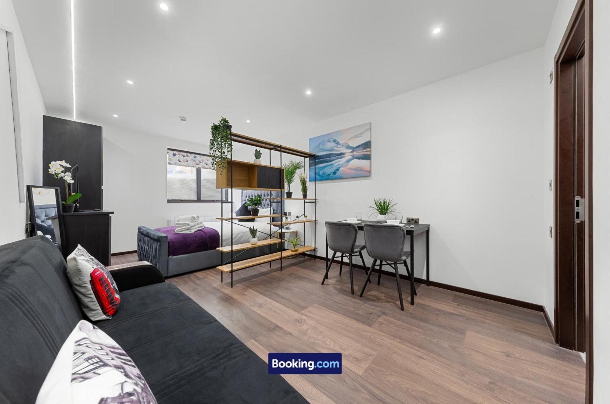 Stylish By Smart Short Lets & Serviced Woodstock With Free Wifi Appartement *