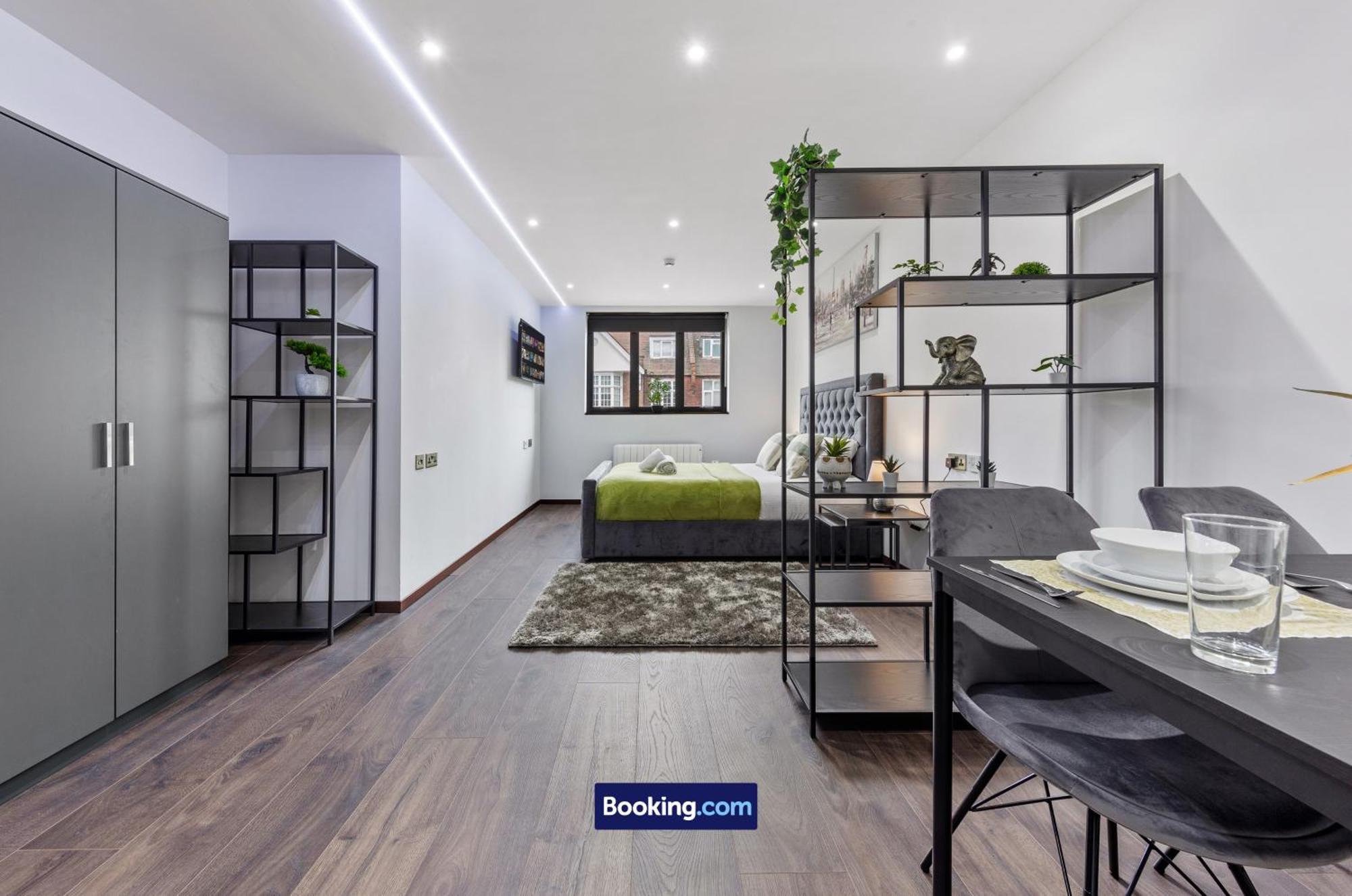 Stylish By Smart Short Lets & Serviced Woodstock With Free Wifi Londres