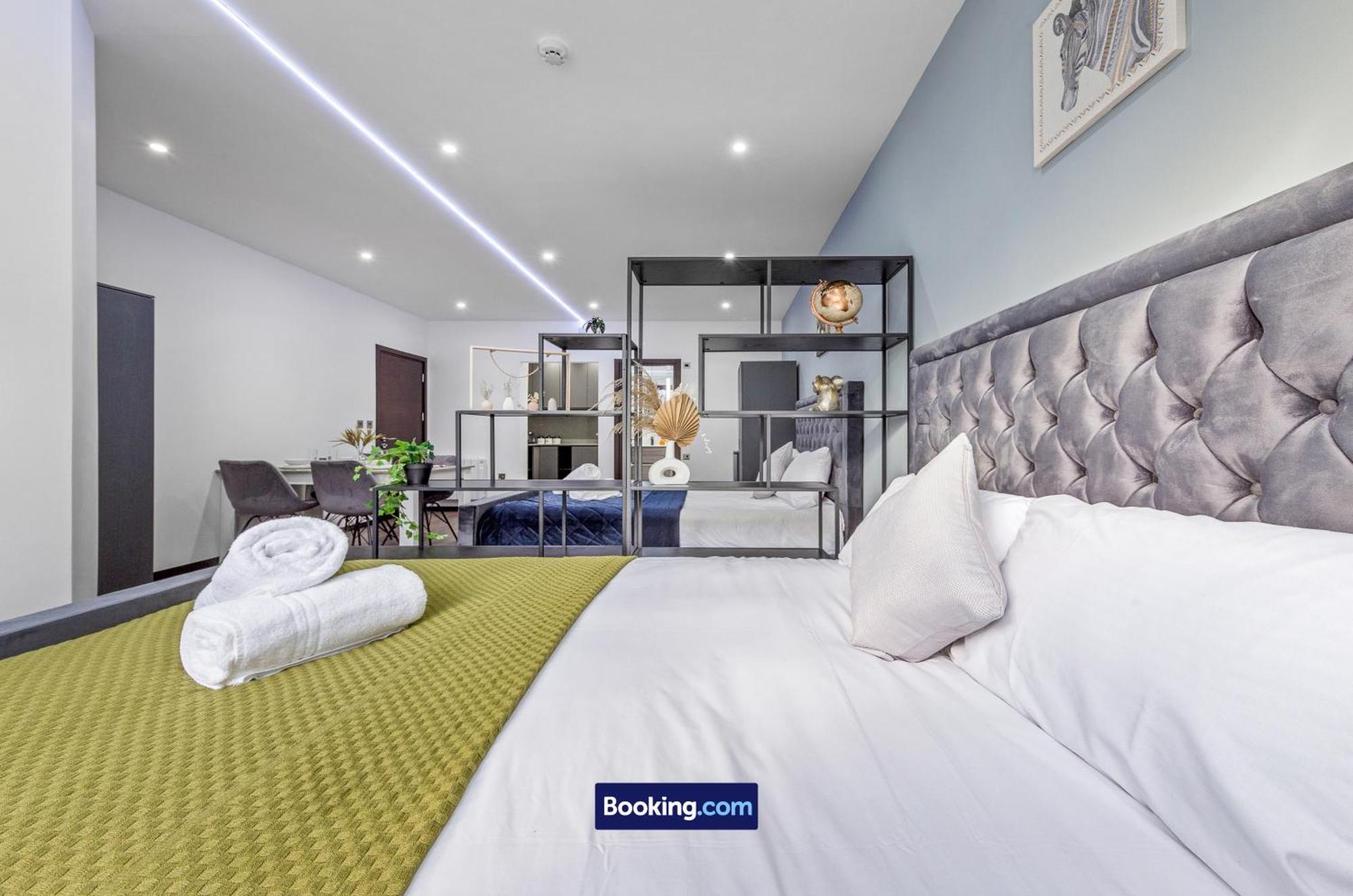Stylish By Smart Short Lets & Serviced Woodstock With Free Wifi Londres