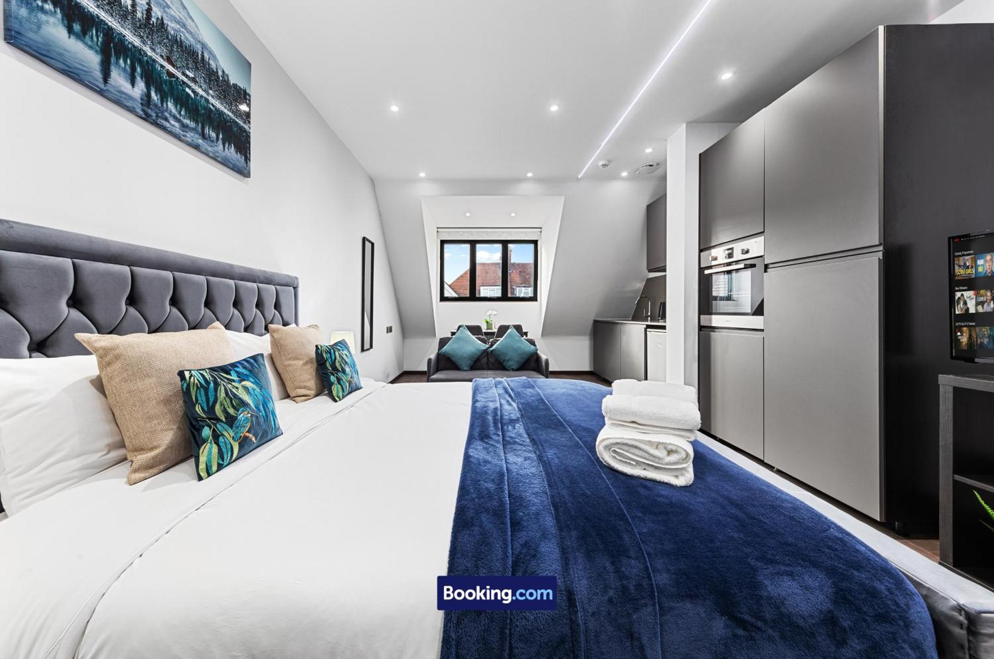 Stylish By Smart Short Lets & Serviced Woodstock With Free Wifi Appartement Londres
