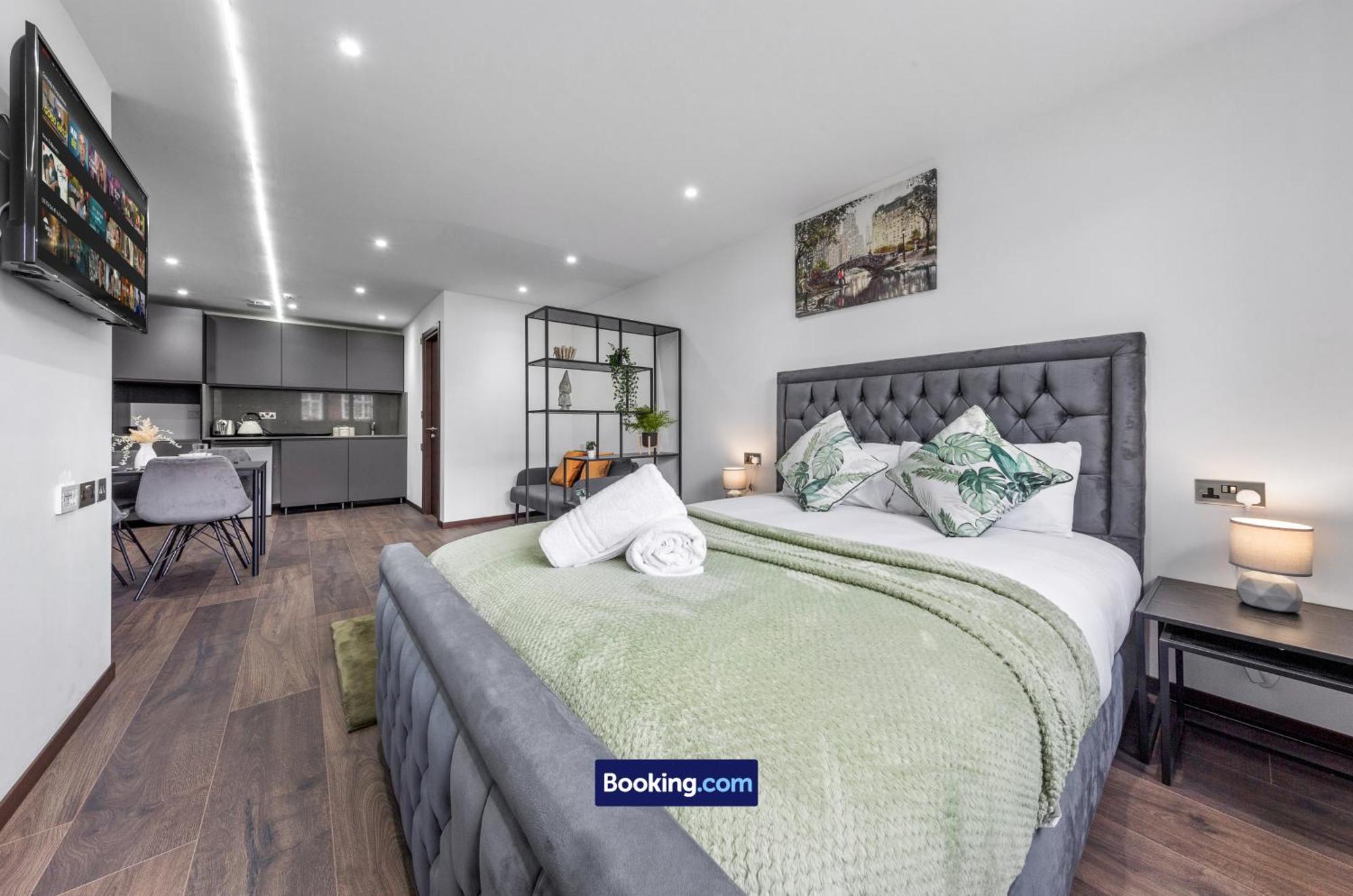 Stylish By Smart Short Lets & Serviced Woodstock With Free Wifi Appartement *