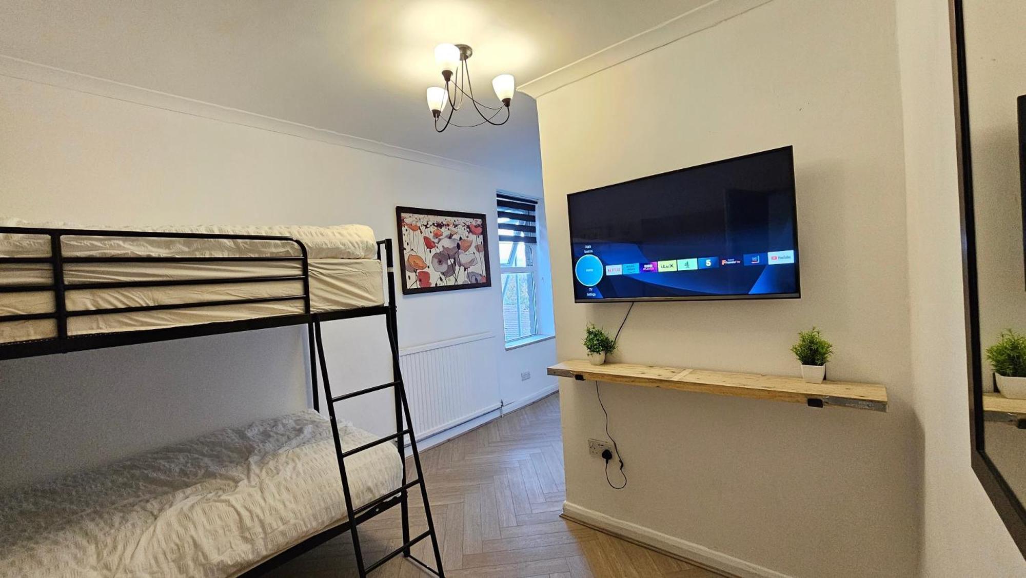 Bros Hotel 3*