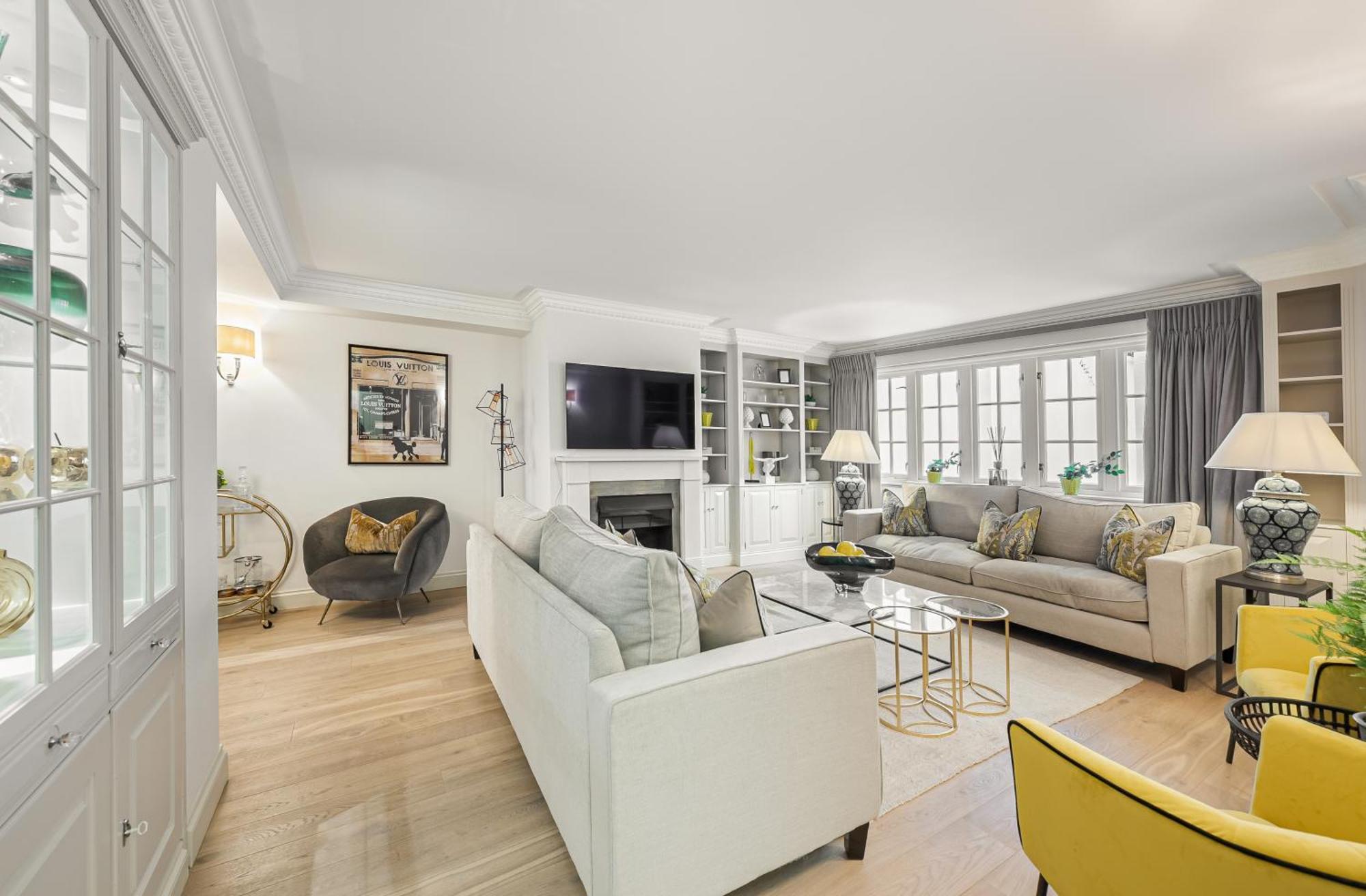 Appartement Luxury Belgravia 3br House With Skylights, Ac And Garage Parking Londen