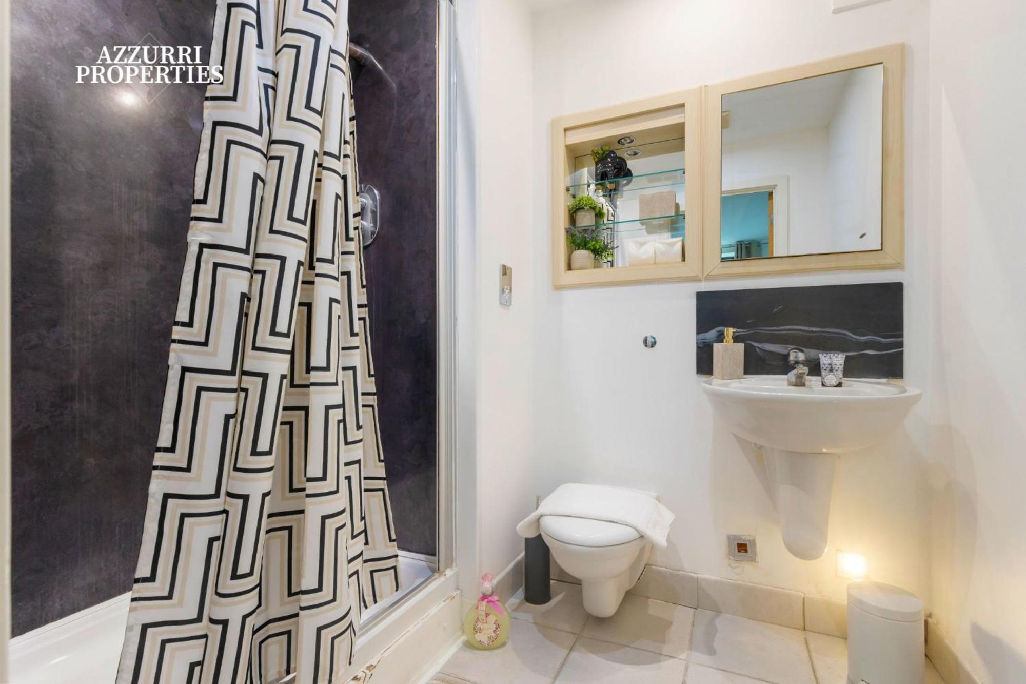 2 Bed Only Five Minutes Walk From Crossharbour Londres