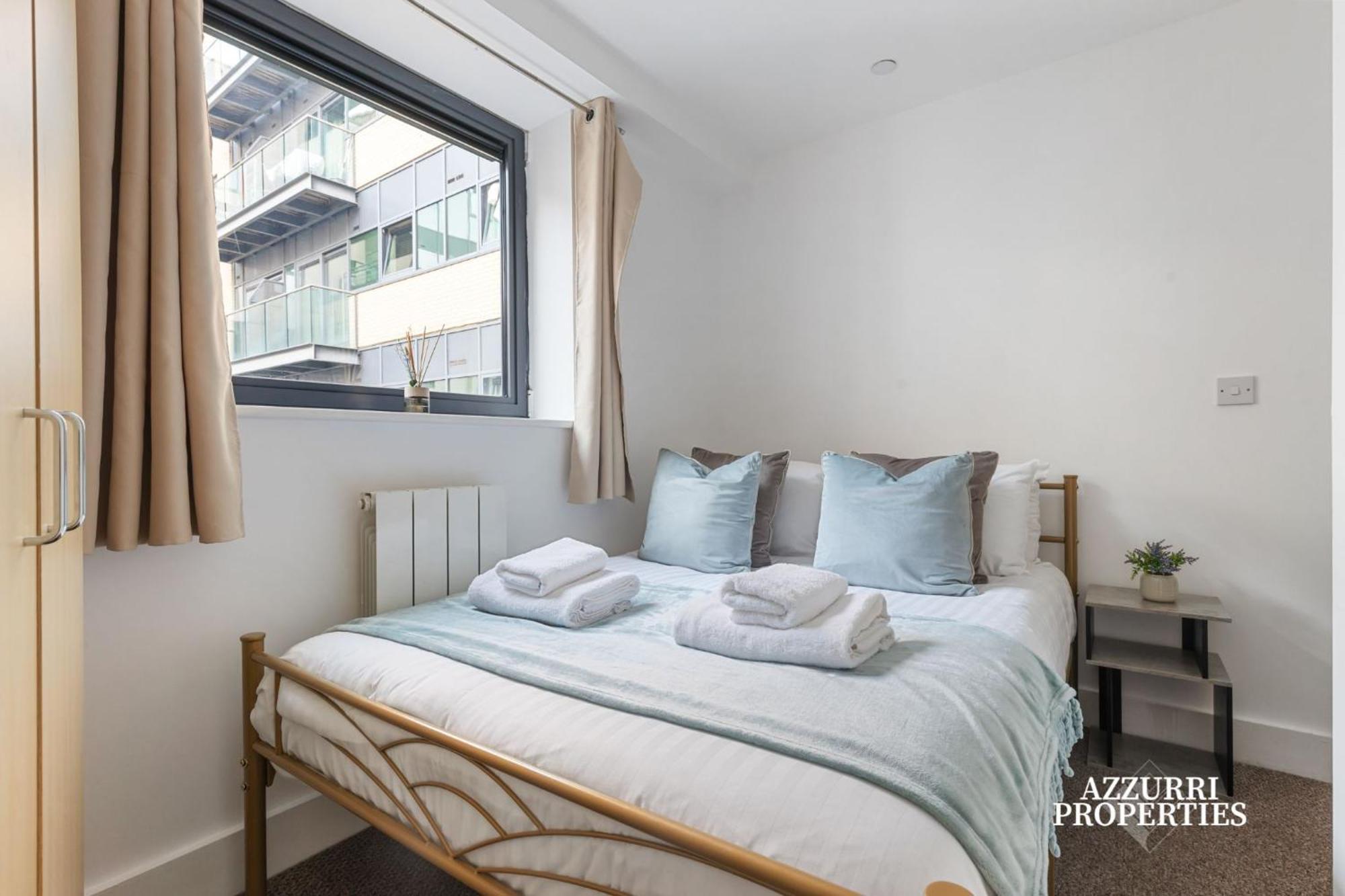 2 Bed Only Five Minutes Walk From Crossharbour Londres