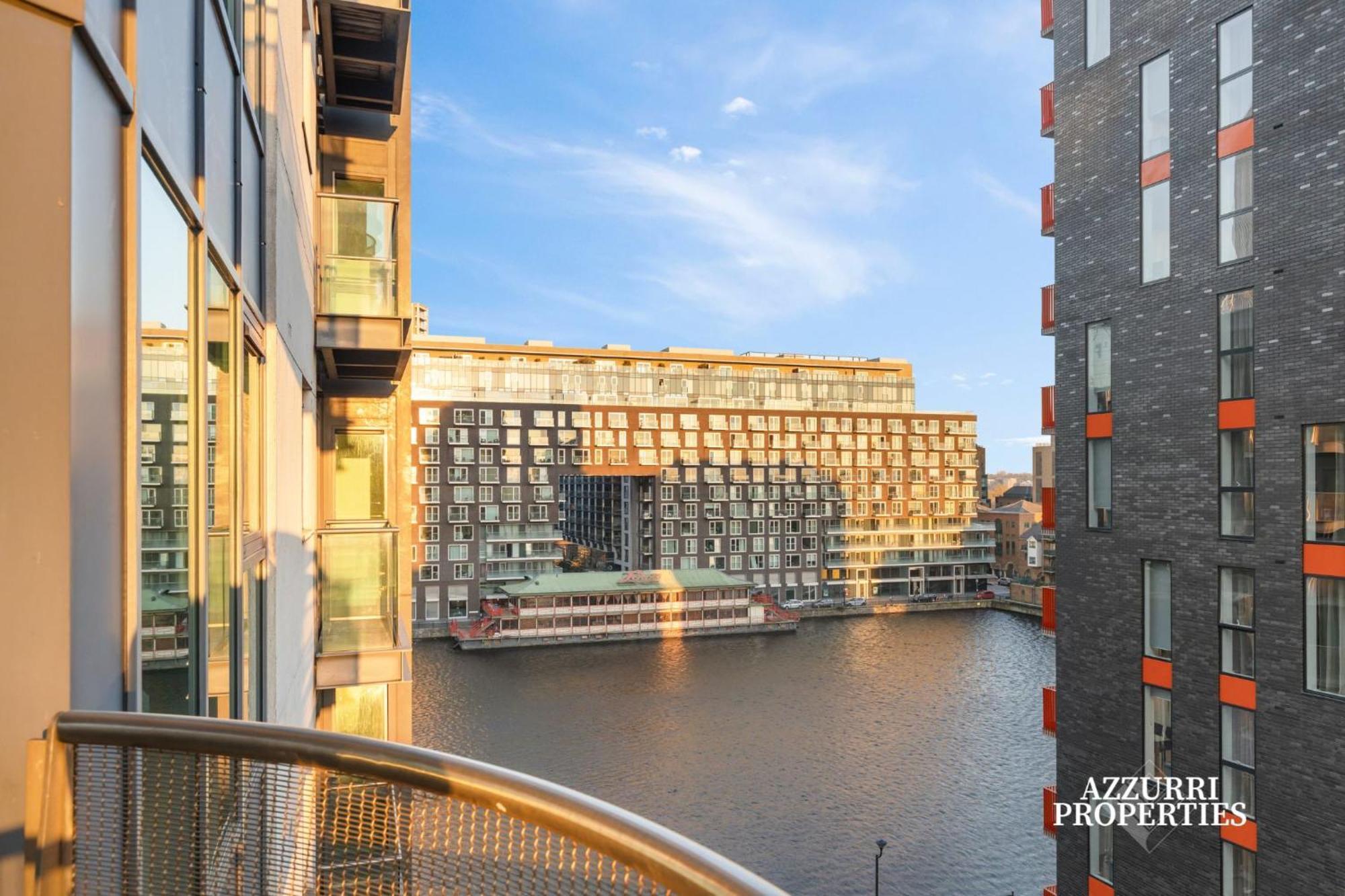 2 Bed Only Five Minutes Walk From Crossharbour Appartement *