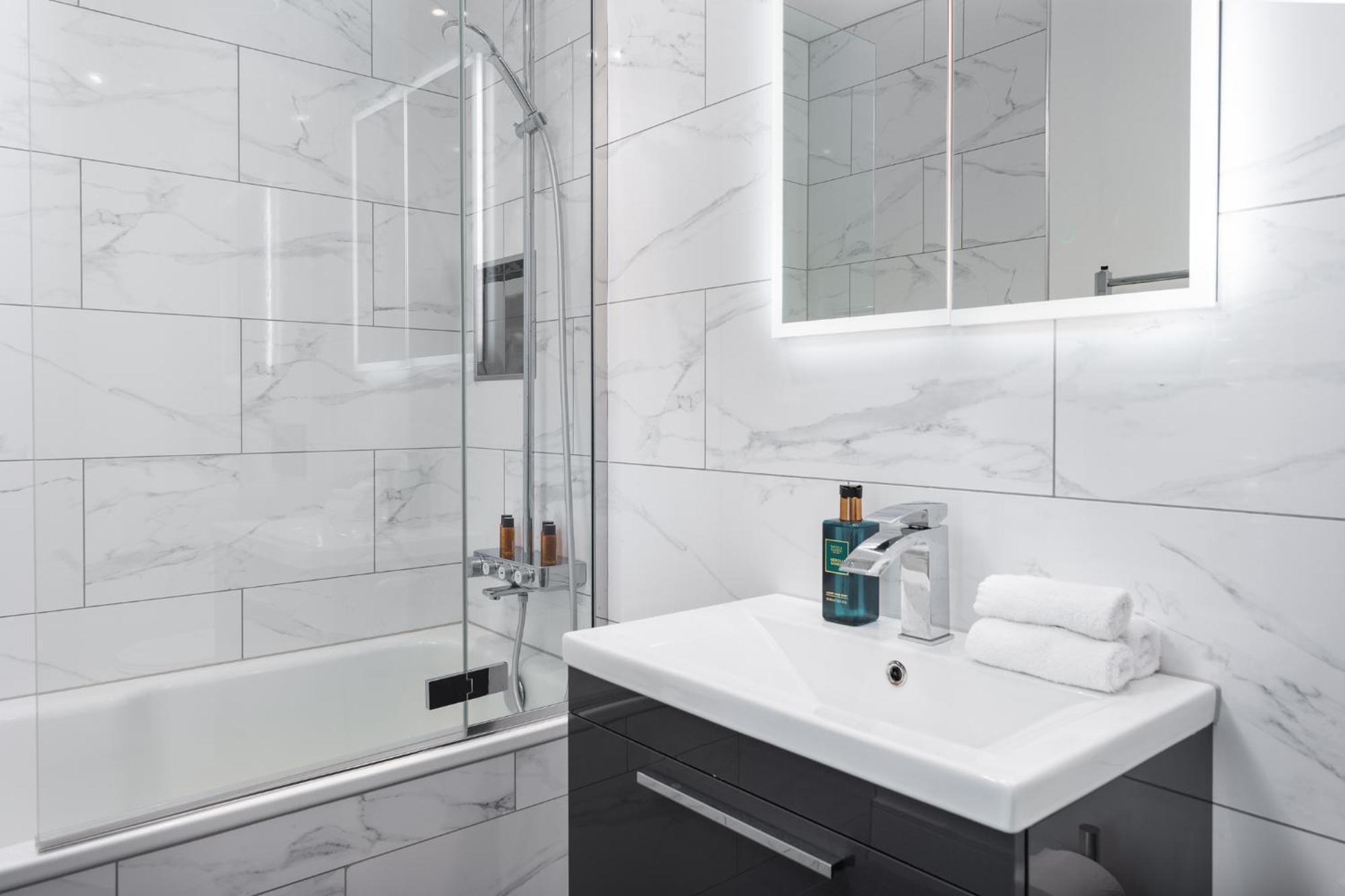 Fulham Luxury High-spec With Large Balcony, Location, Near Fulham And Chelsea Stadiums Appartement *