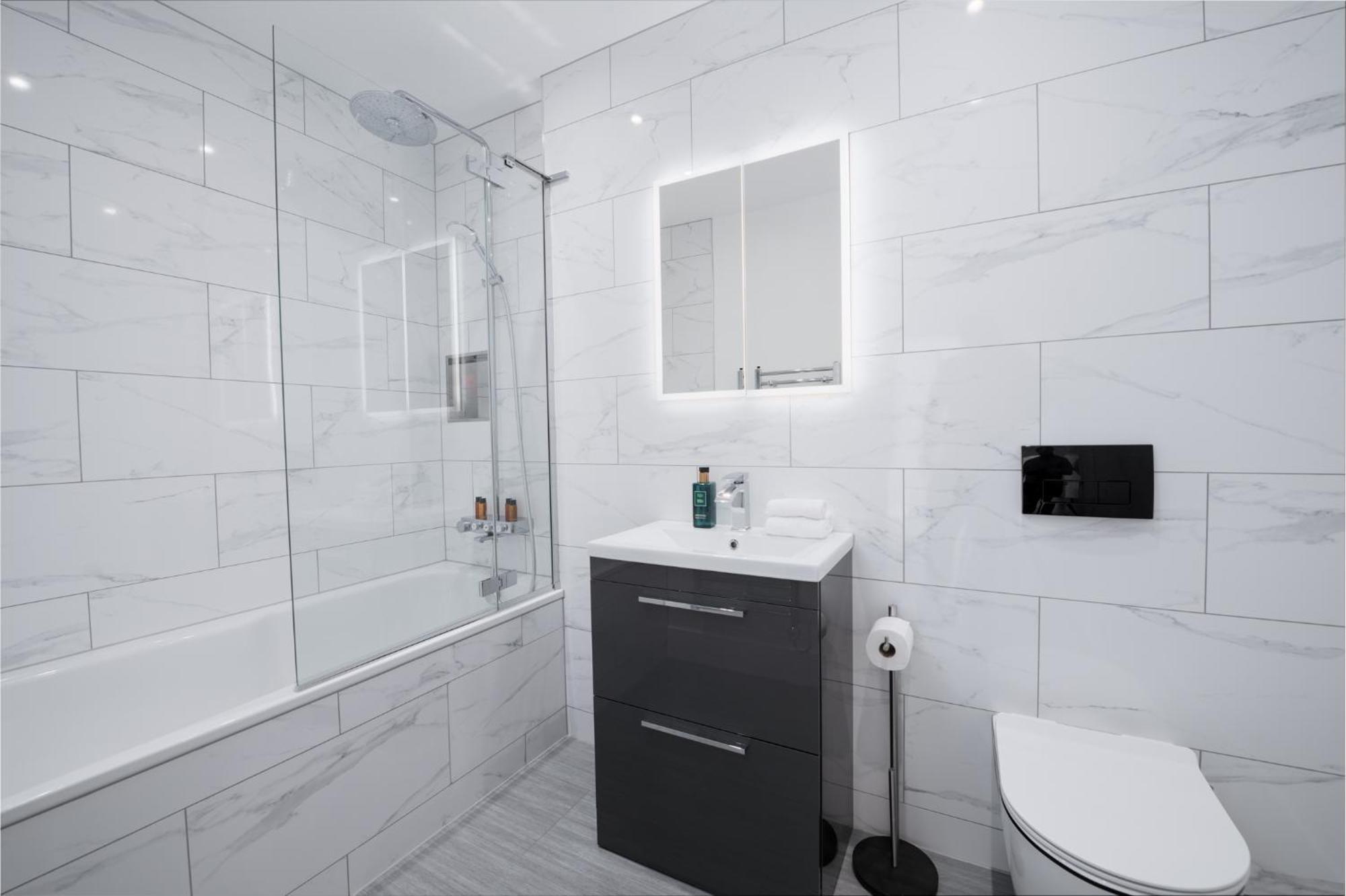 Fulham Luxury High-spec With Large Balcony, Location, Near Fulham And Chelsea Stadiums Appartement *