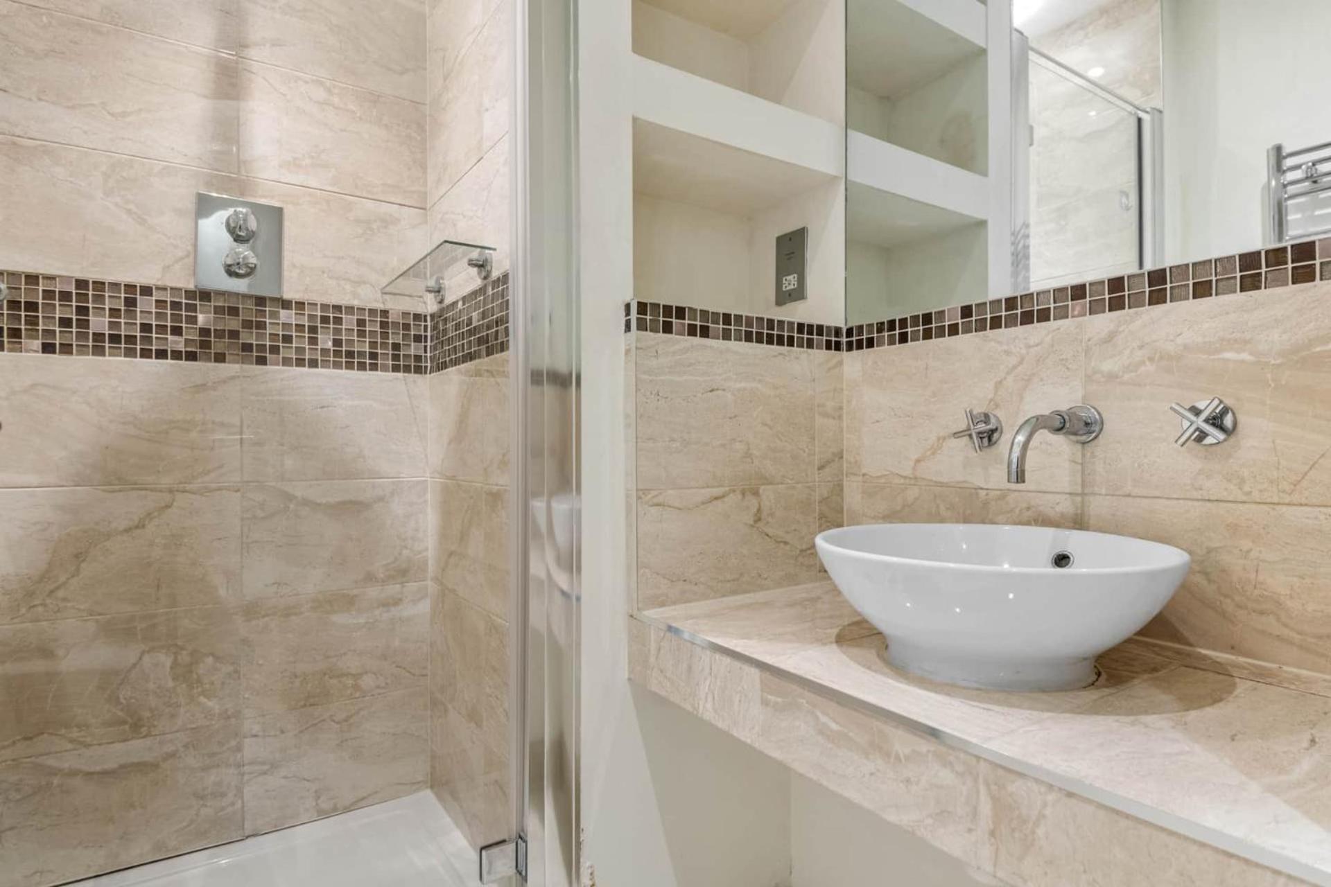 Londwell, Canary Wharf River Thames Balcony Retreat *