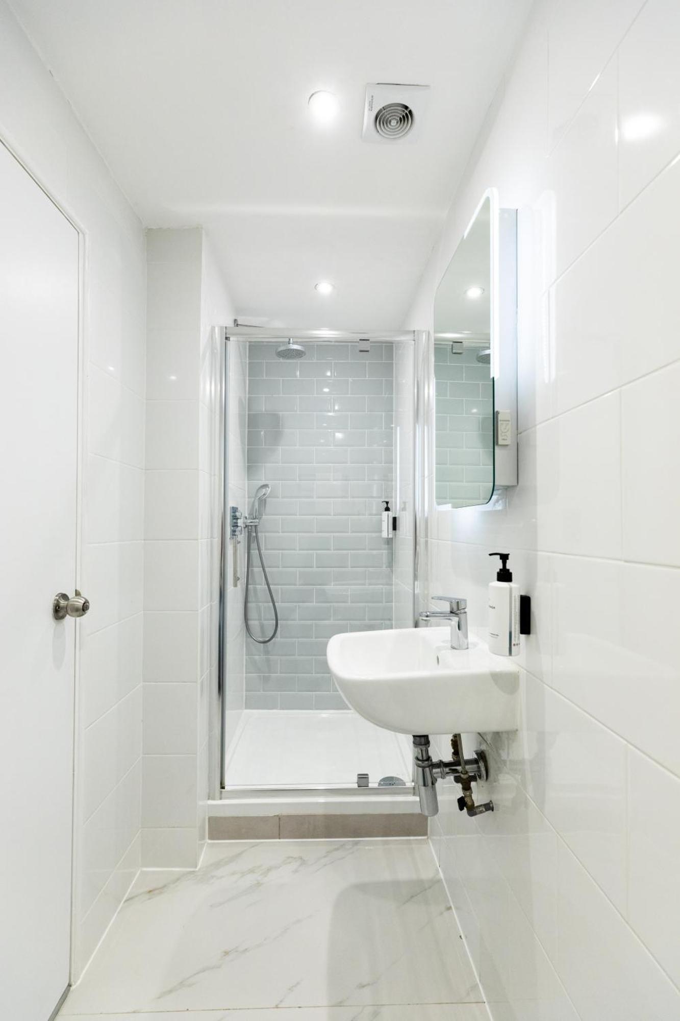 Hotel The Chapter - The J Hyde Park 3*