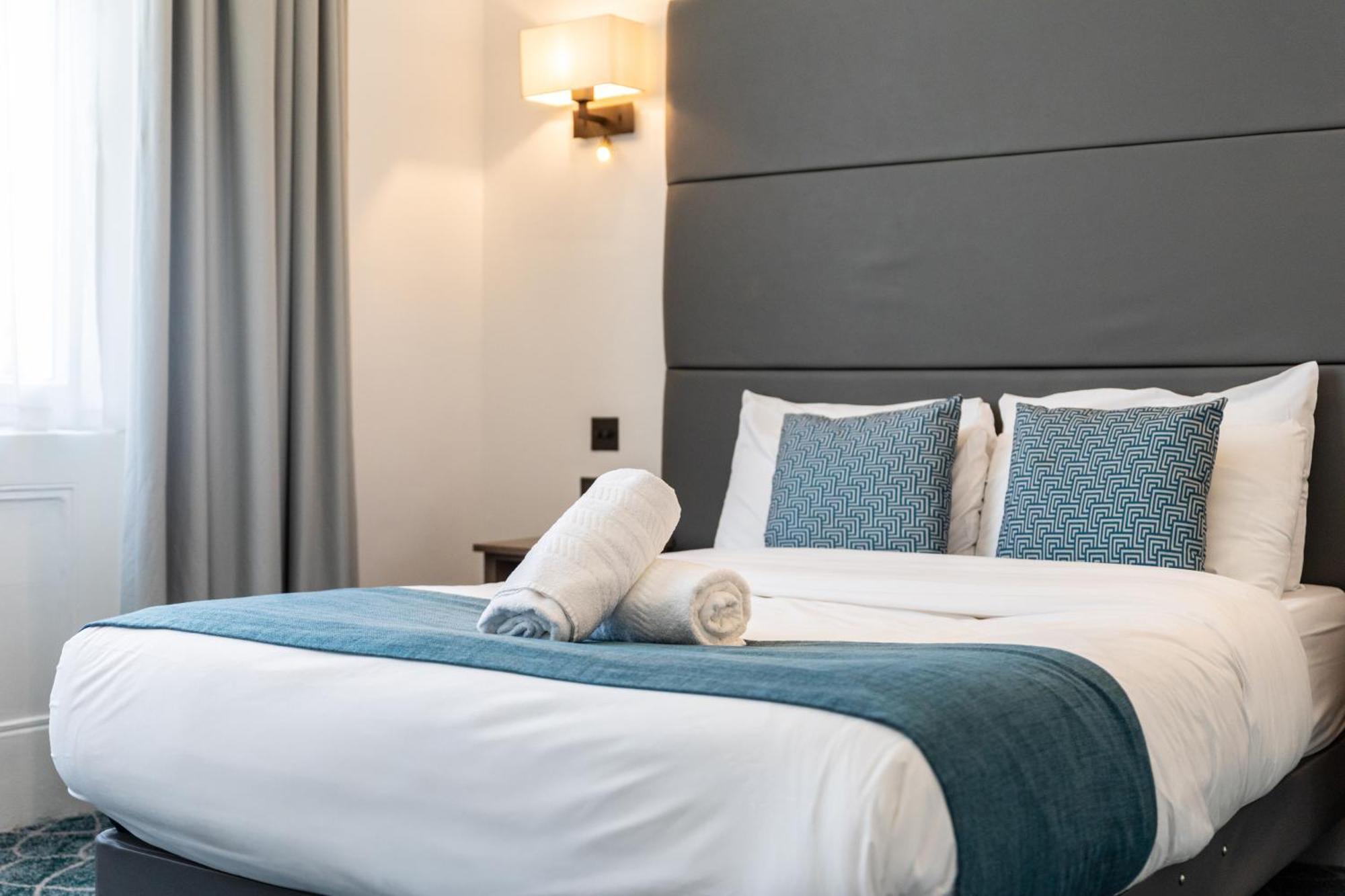 The Chapter - The J Hyde Park Hotel 3*