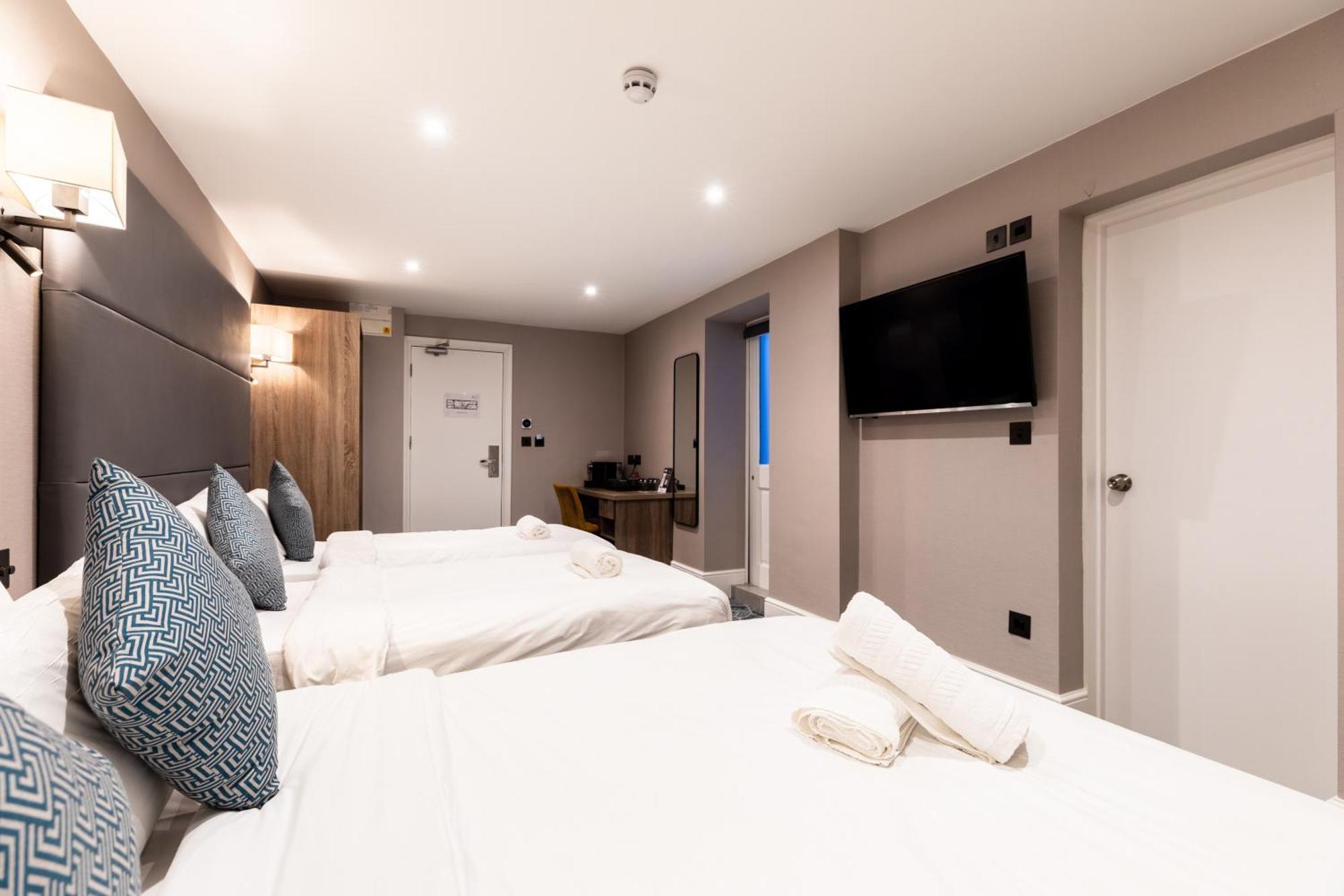 The Chapter - The J Hyde Park Hotel London