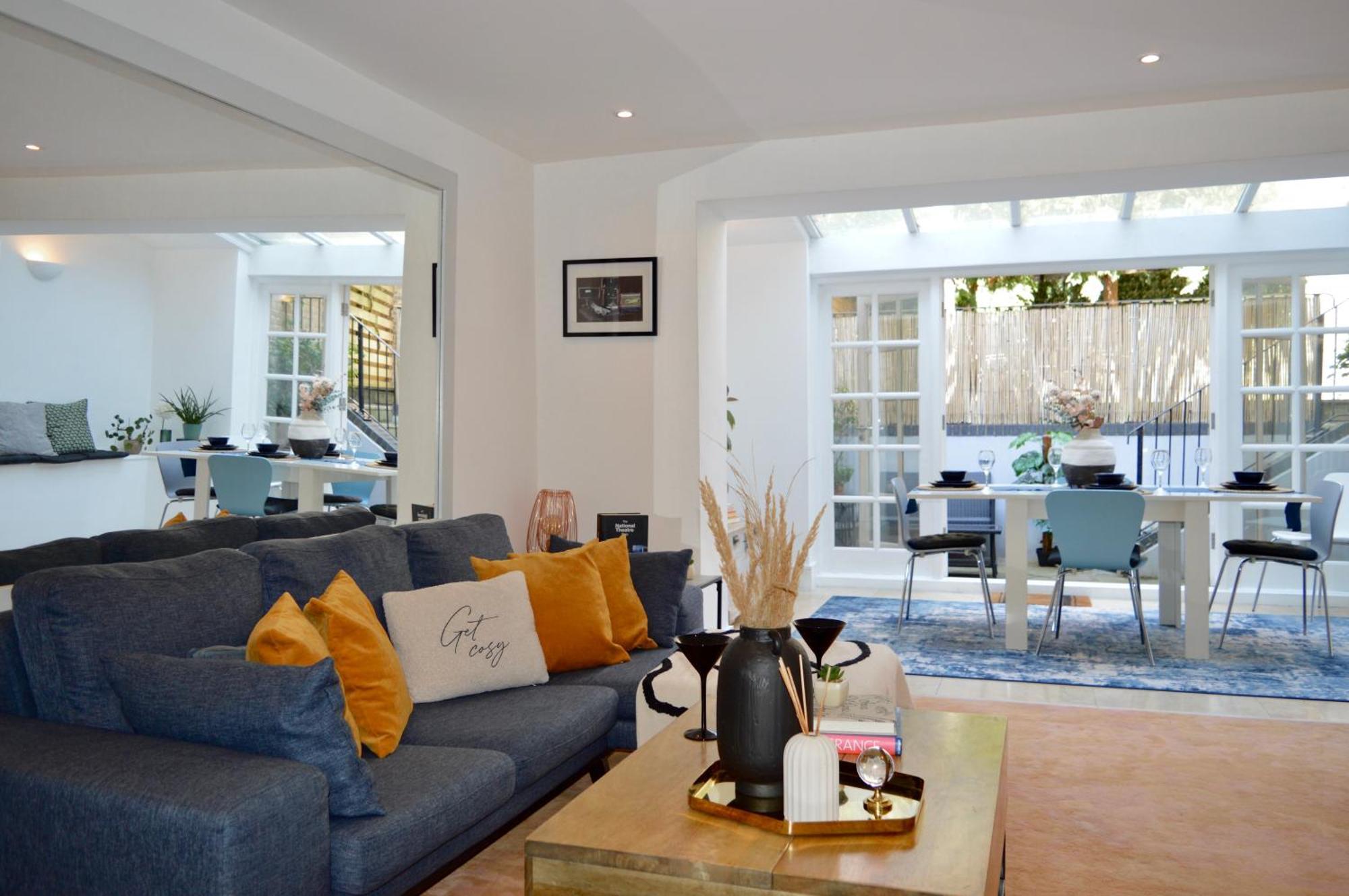 Apartamento Deluxe Maisonette Oval, Sleeps 4, Garden & Hammock 2 Bedrooms - Open For Business Stays, Relocators, Long Stays, Contractors Londres