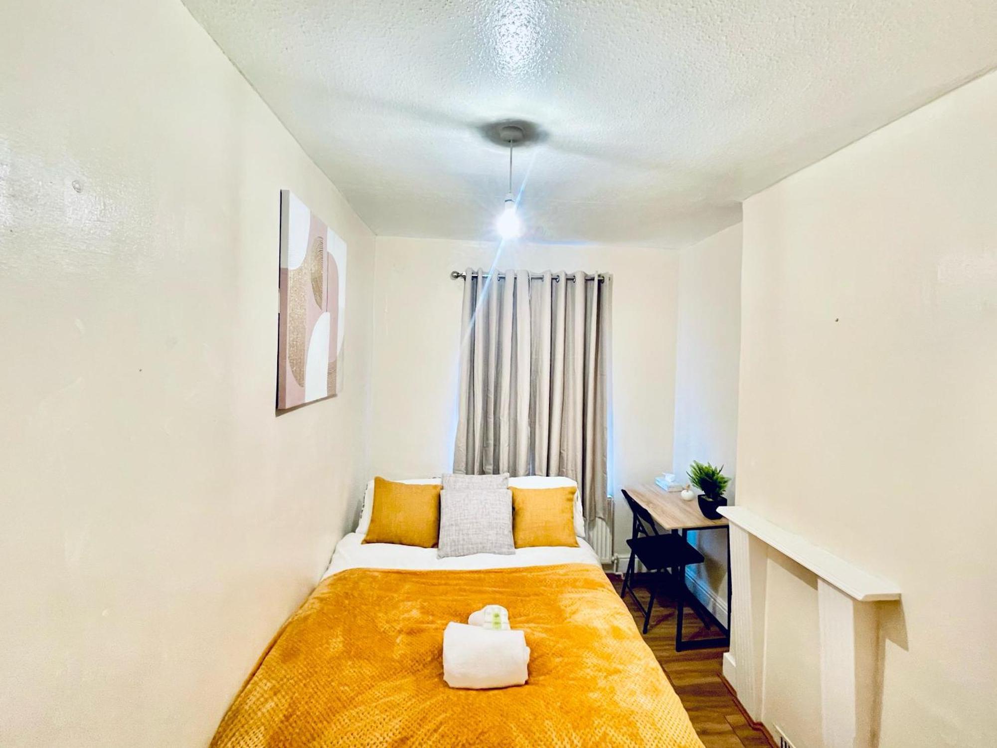 Apartment At Plaistow Convenient To Custom House Excel And Free Parking *