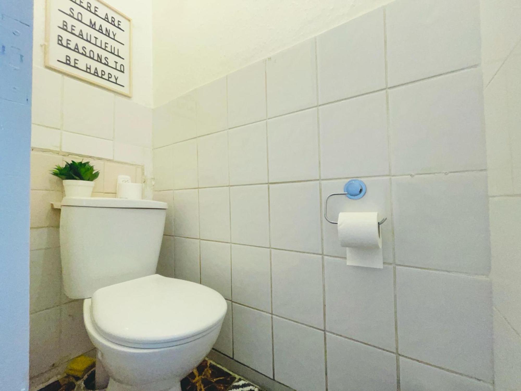 At Plaistow Convenient To Custom House Excel And Free Parking *